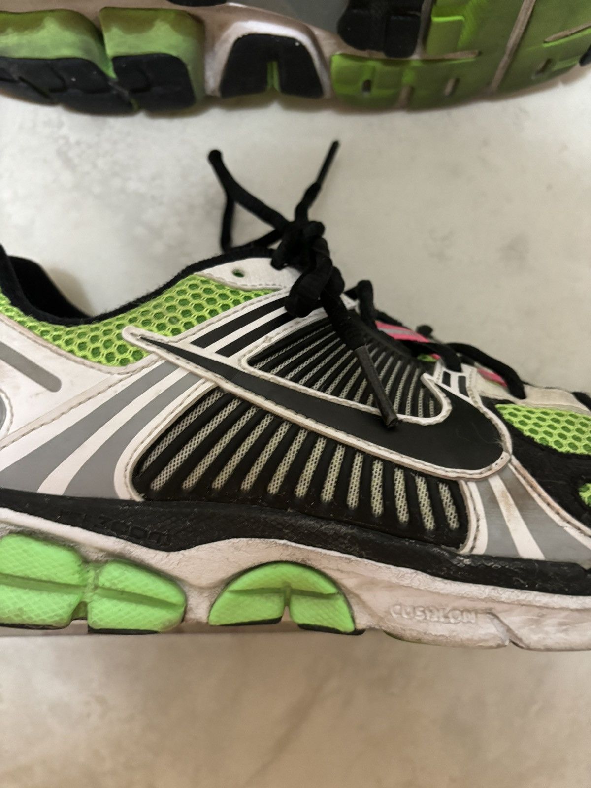 Nike Rare Nike Zoom Vomero 5 Electric Green Black Size 9 Size US 9 / EU 42 - 5 Thumbnail