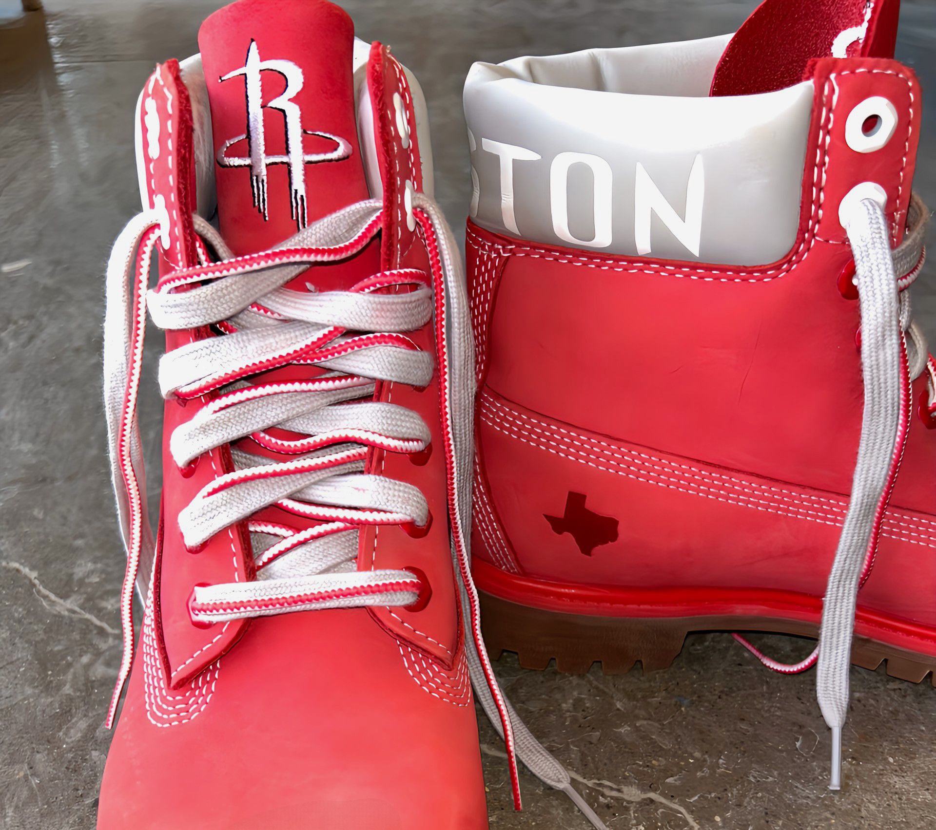 NBA × Timberland Red Timberland Boots x NBA Houston Rockets Collab Size US 9 / EU 42 - 1 Thumbnail