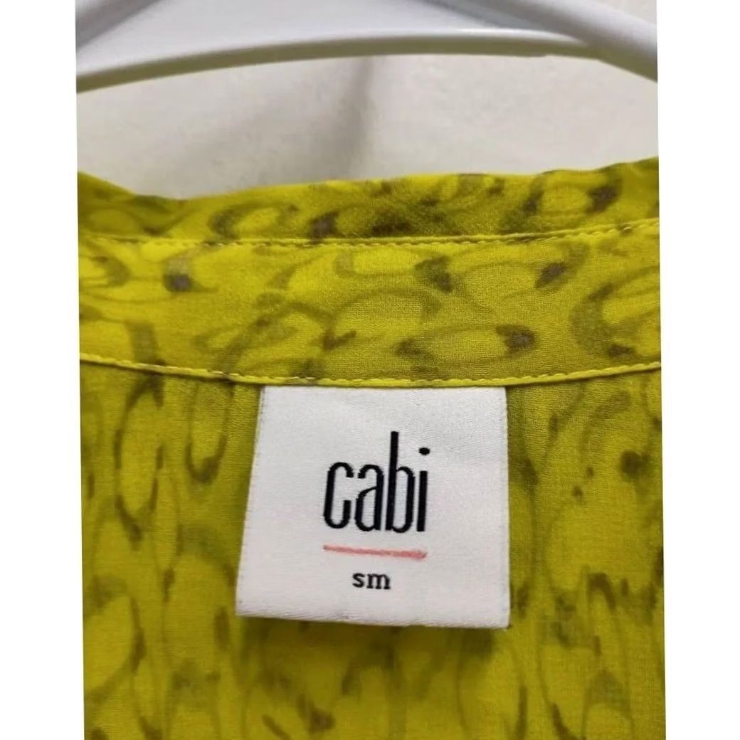 Vintage Cabi Reign Blouse Top Women Small Chartreuse Yellow Sleeveless Ruffle 3077 Size S / US 4 / IT 40 - 2 Thumbnail