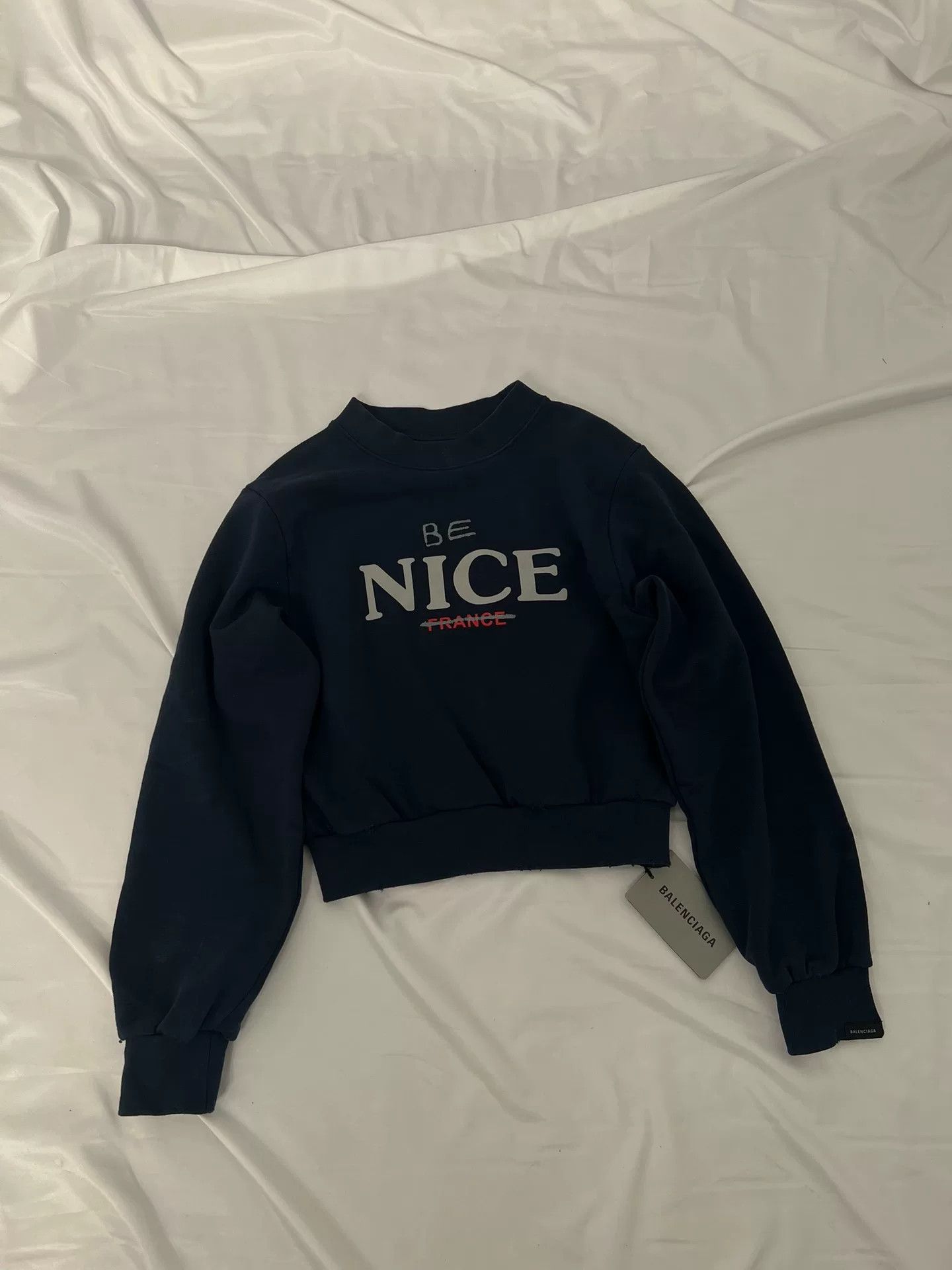 Balenciaga balenciaga be nice cropped sweatshirt Size XXS / US 00 / IT 34 - 1 Thumbnail