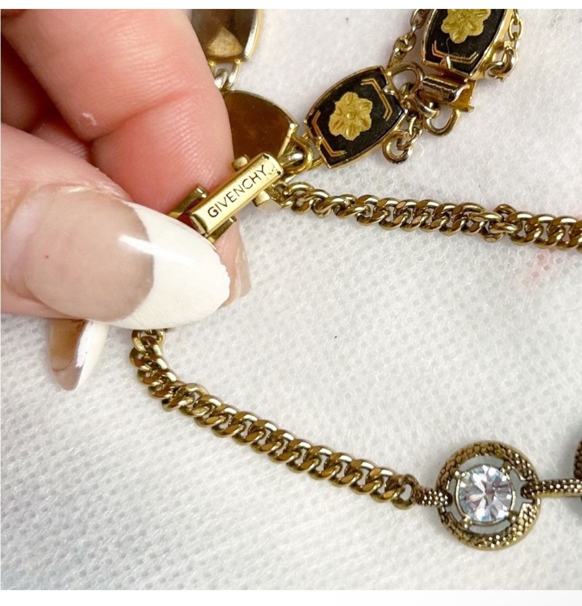 Givenchy Authentic Givenchy Gold and Blue Crystal Chain Bracelet Size ONE SIZE - 14 Thumbnail