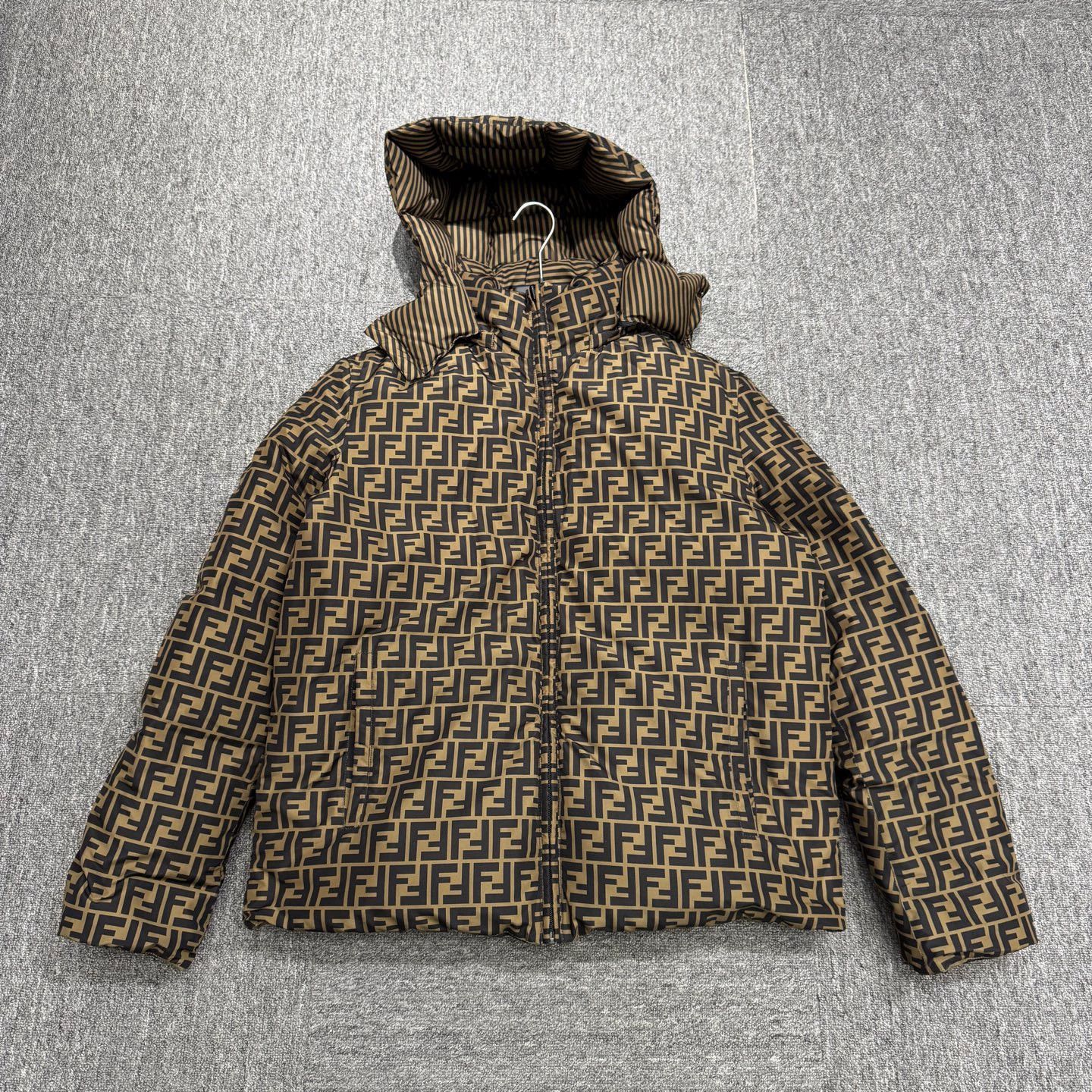 Fendi Brown Patterned Hooded Puffer Jacket Size L Size US L / EU 52-54 / 3 - 1 Thumbnail