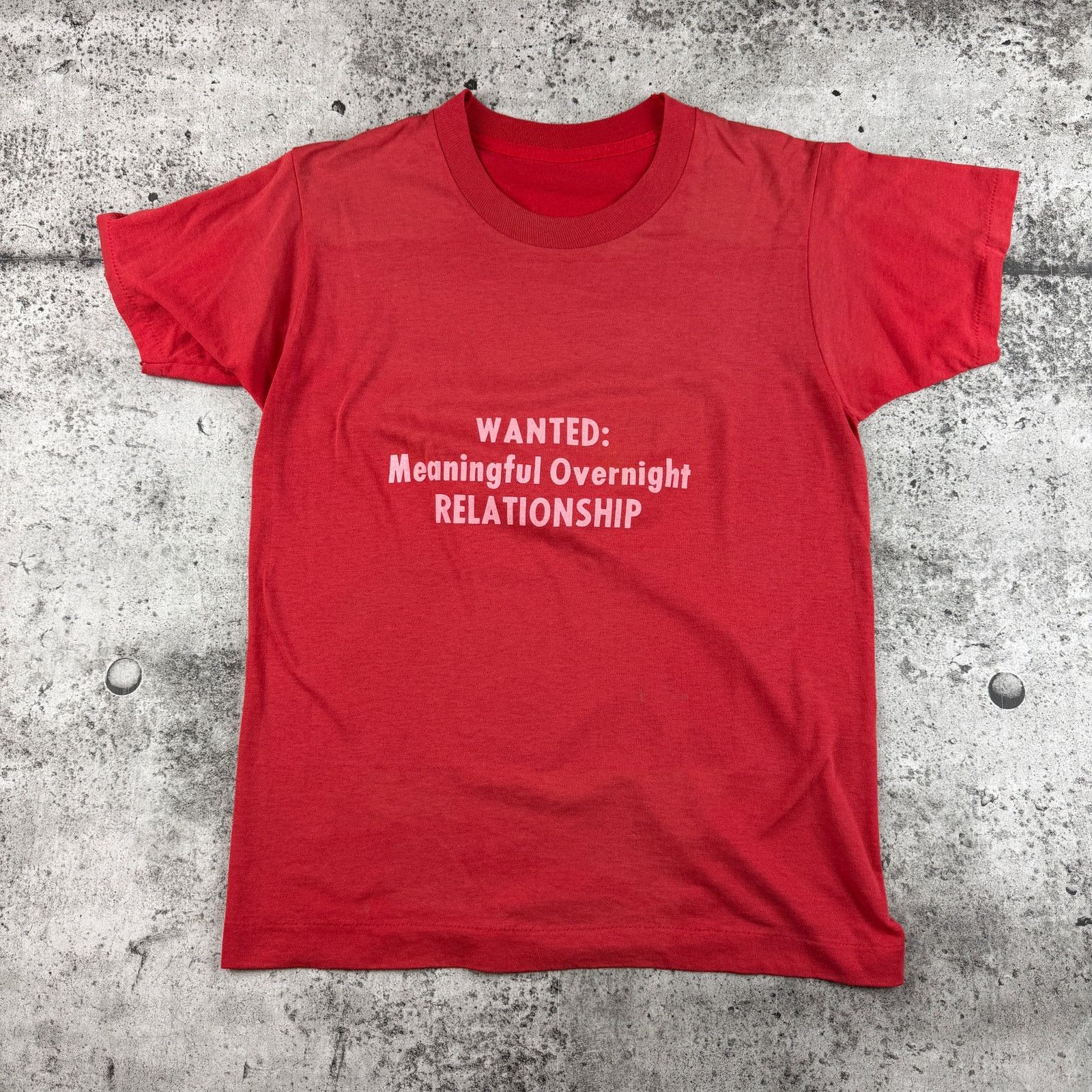 Vintage Comedy Shirt Wanted Meaningful Overnight Relationship Small Size US S / EU 44-46 / 1 - 2 Thumbnail