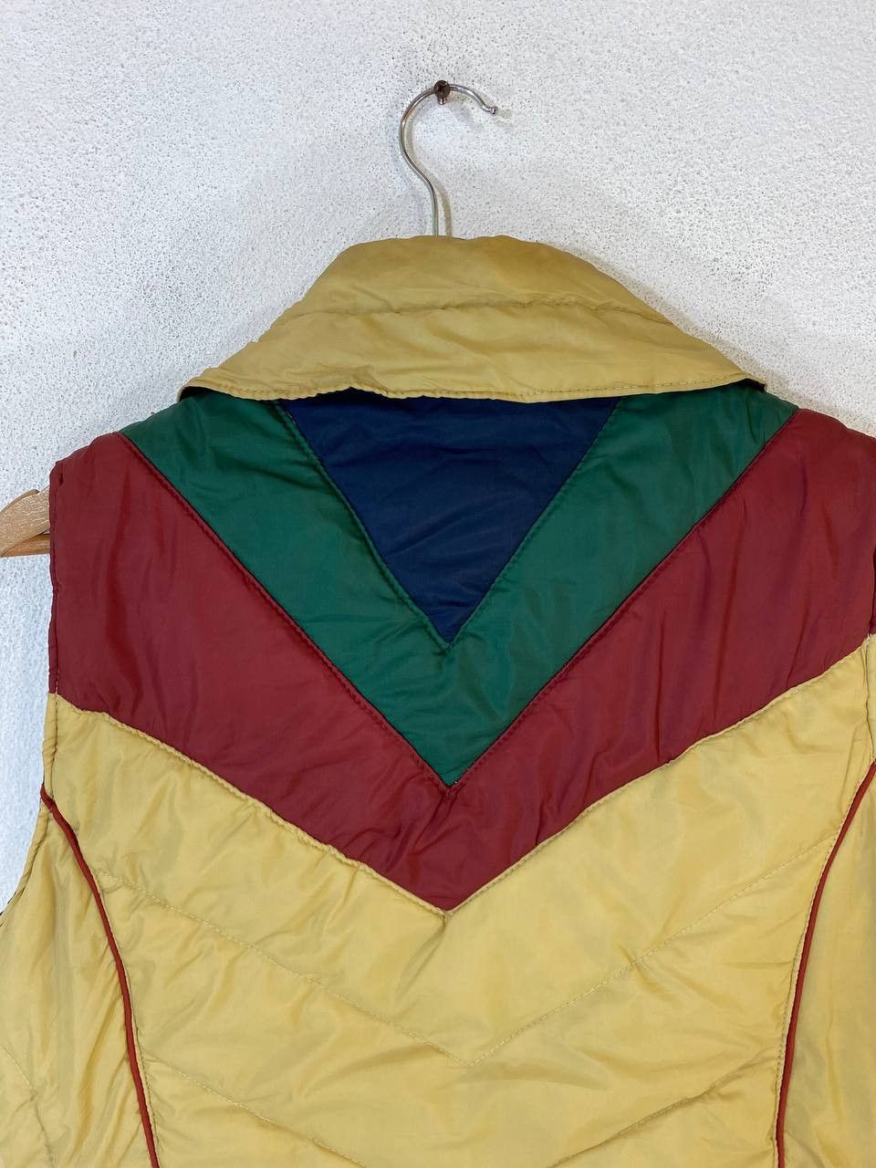 Vintage vintage alpine ski retro puffer vest nice design Size US S / EU 44-46 / 1 - 9 Thumbnail
