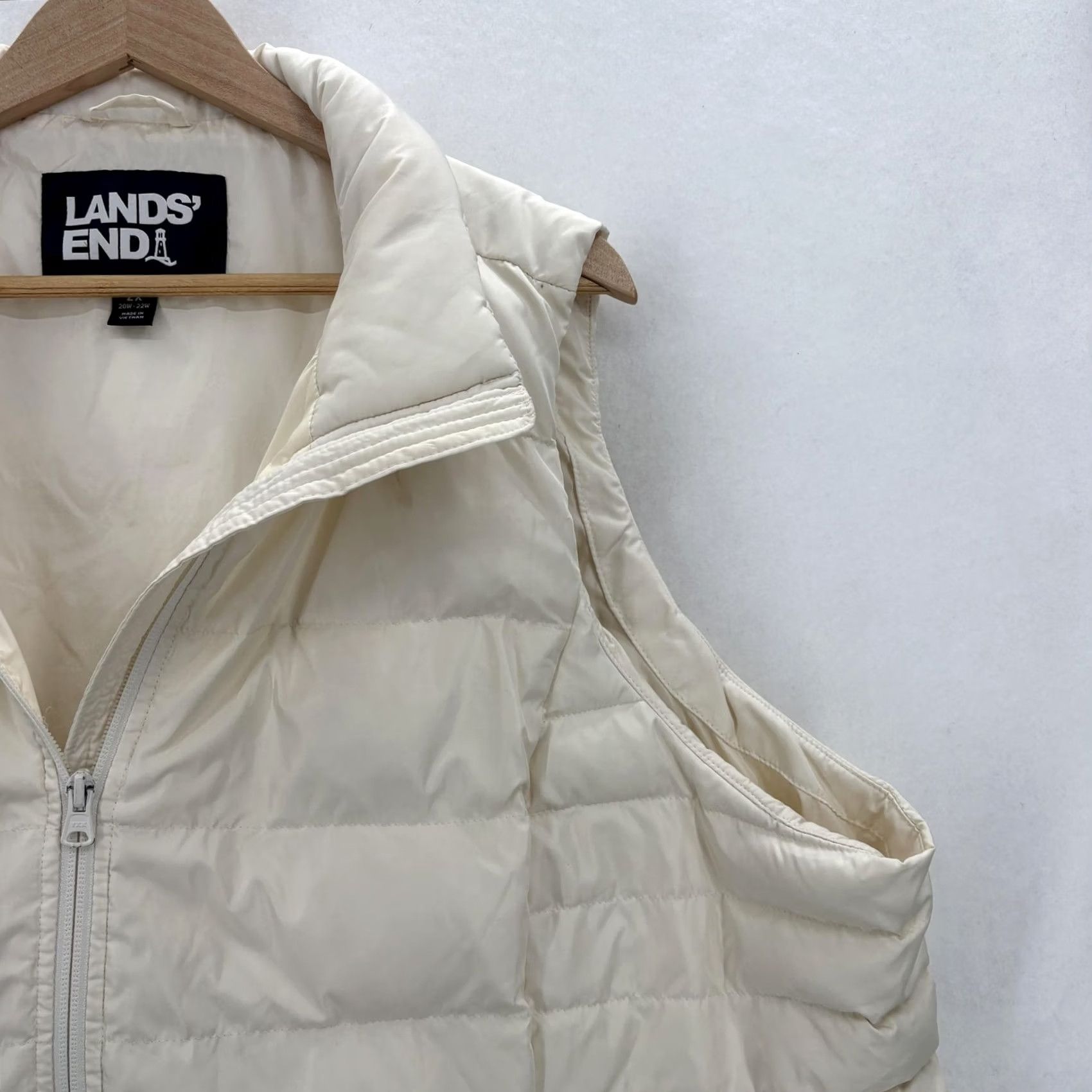 Lands' End Lands' End Vest Womens Plus 2X White Down Puffer Quilted Full Zip Lightweight Vest Womens Plus 2X White Down Puffer Quilted Full Zip Lightweight Size XXL / US 16-18 / IT 52-54 - 2 Thumbnail