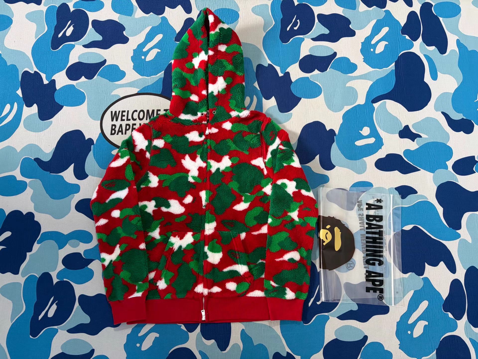 Bape BAPE Christmas Limited Hoodie Size US S / EU 44-46 / 1 - 1 Thumbnail