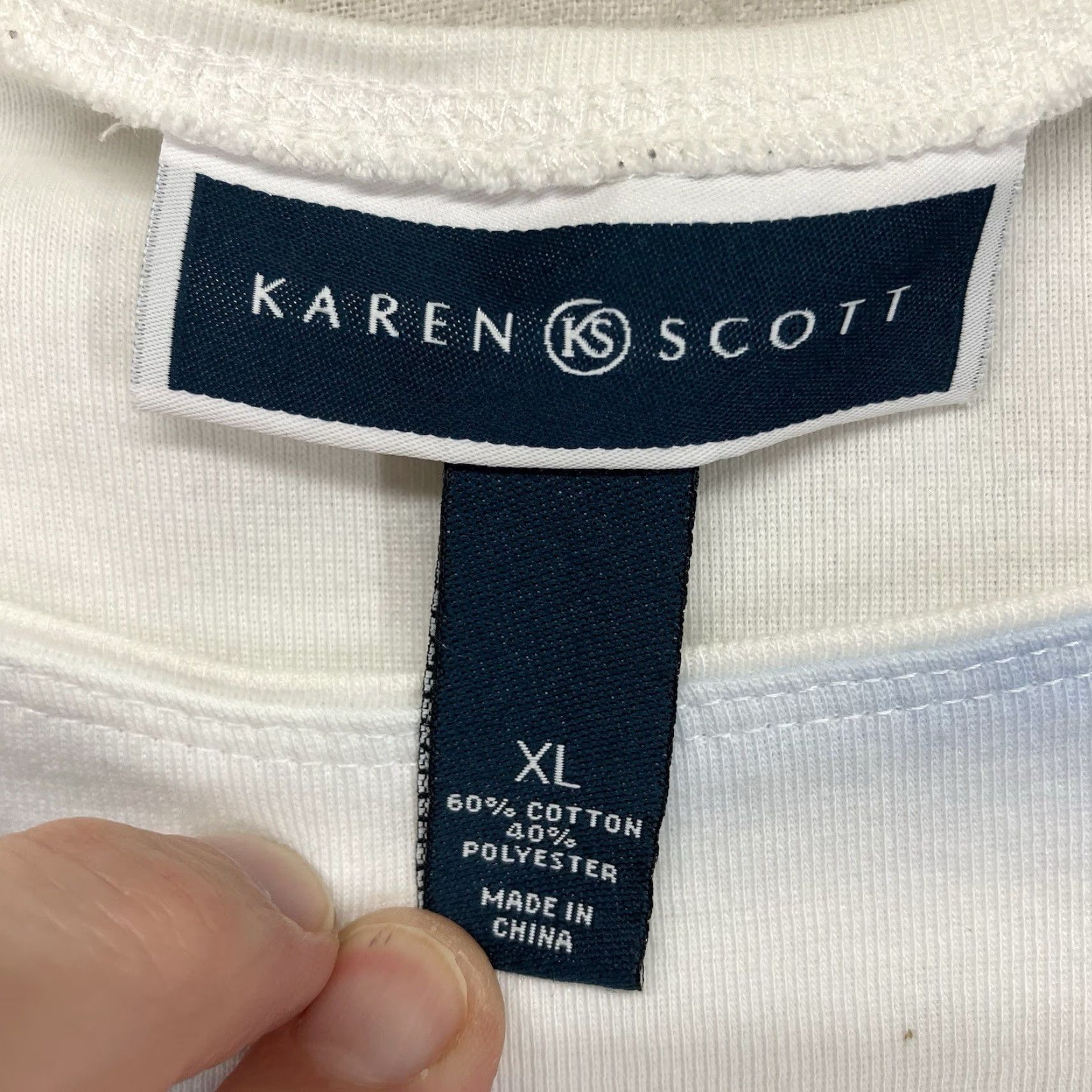Vintage VINTAGE Karen Scott Shirt XL White Beach Cityscape Scenery Bling Rhinestone Knit Polyester Cotton 90s Retro Geometric Womens Size XL / US 12-14 / IT 48-50 - 4 Thumbnail