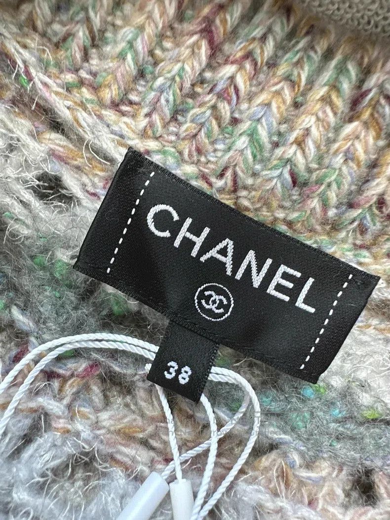 Chanel Chanel Grey, pink, green striped badge, silver coin, butto Size XS / US 0-2 / IT 36-38 - 6 Thumbnail