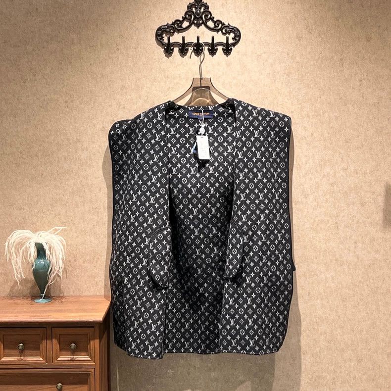 Louis Vuitton Louis Vuitton Black presbyopic full print bathrobe coat Size XXS / US 00 / IT 34 - 3 Thumbnail