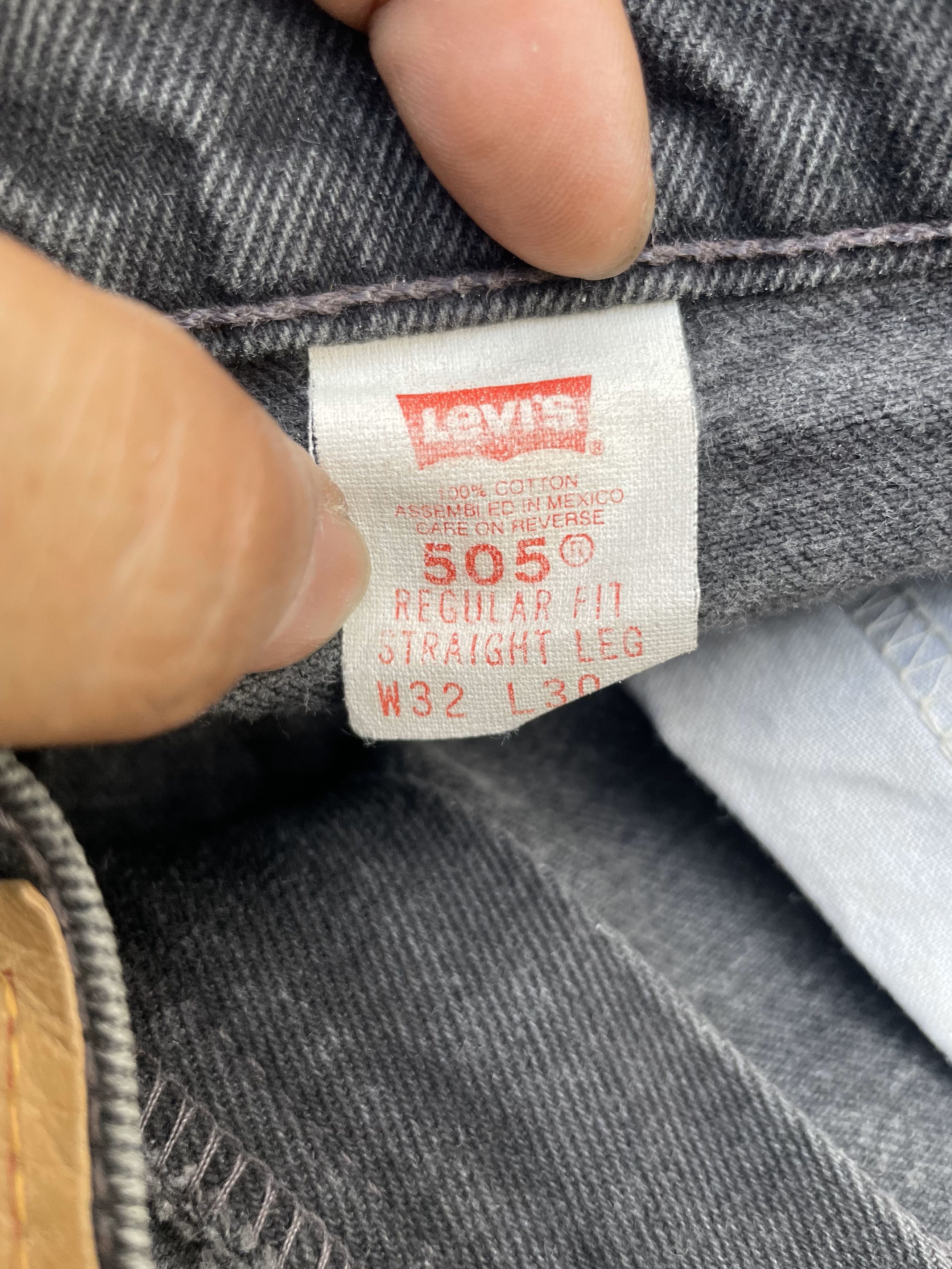 Levi's Vintage 1998 Levis 505 e Black Faded Denim Size US 31 - 13 Thumbnail