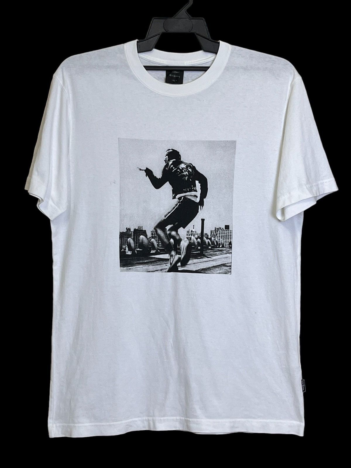Keith Haring KEITH HARING PHOTO PRINT POP ART UNIQLO T SHIRT Size US L / EU 52-54 / 3 - 1 Thumbnail
