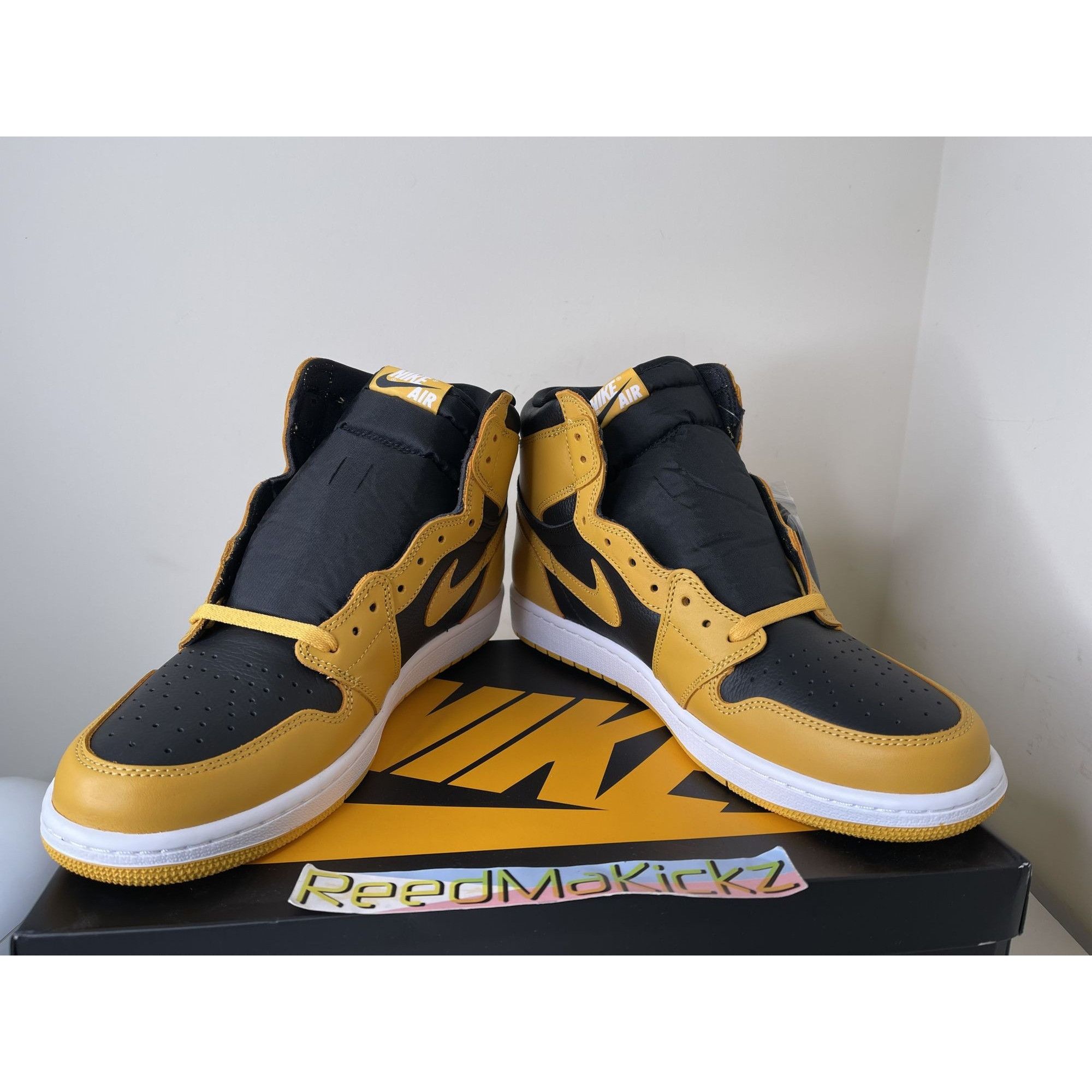 Jordan Brand Jordan 1 Retro High OG Pollen Black Yellow Mens 11.5us Size US 11.5 / EU 44-45 - 2 Thumbnail