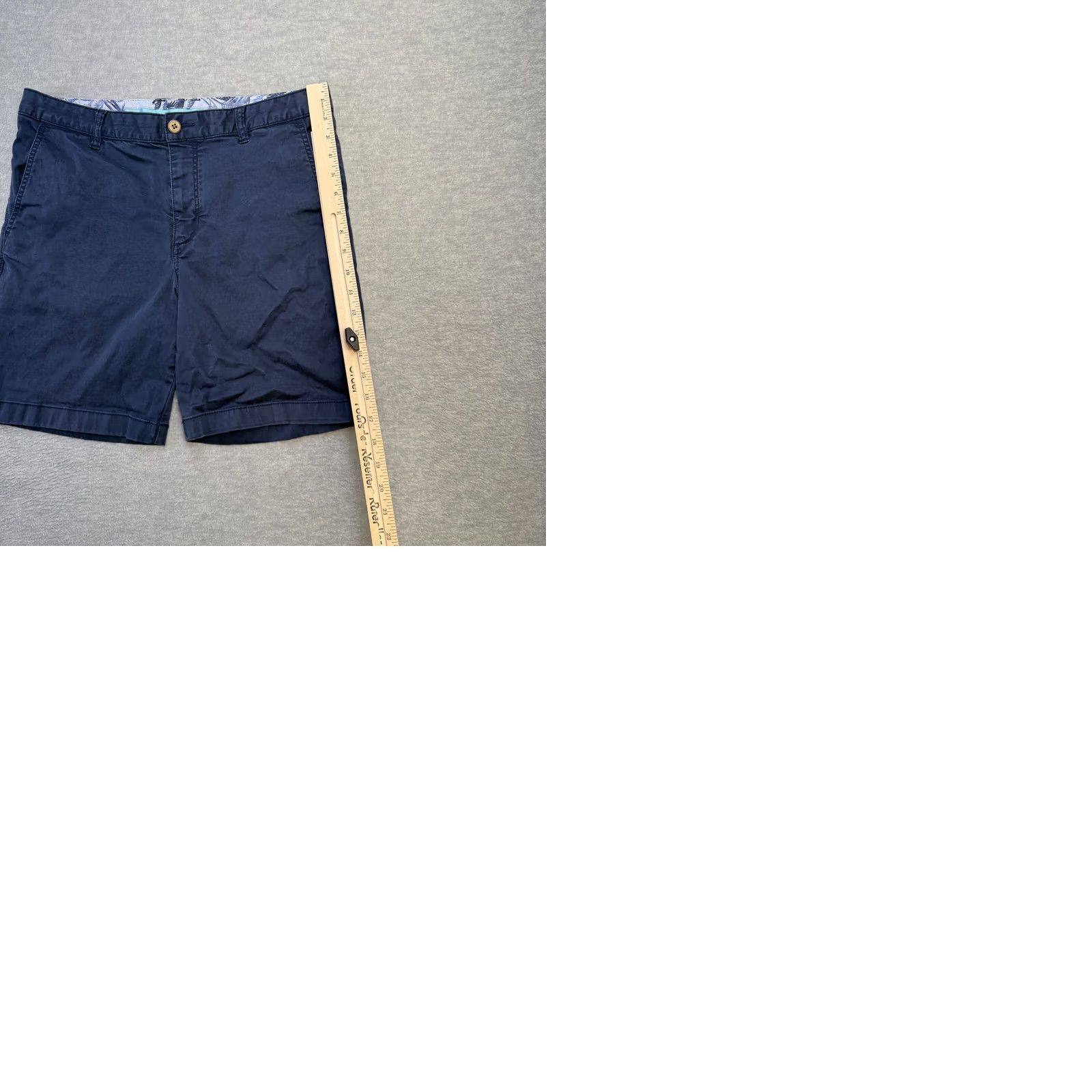 Tommy Bahama VINTAGE: None -> (ignore) Size US 33 - 9 Thumbnail