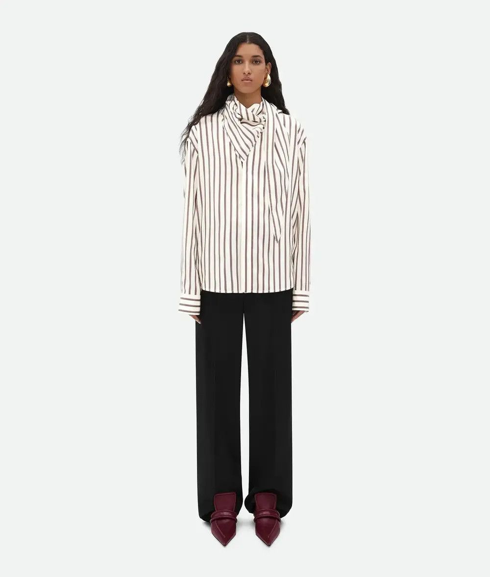 Bottega Veneta o1w1db10925 Silk Bicolor Striped Shirt in White/Brown Size XS / US 0-2 / IT 36-38 - 1 Thumbnail