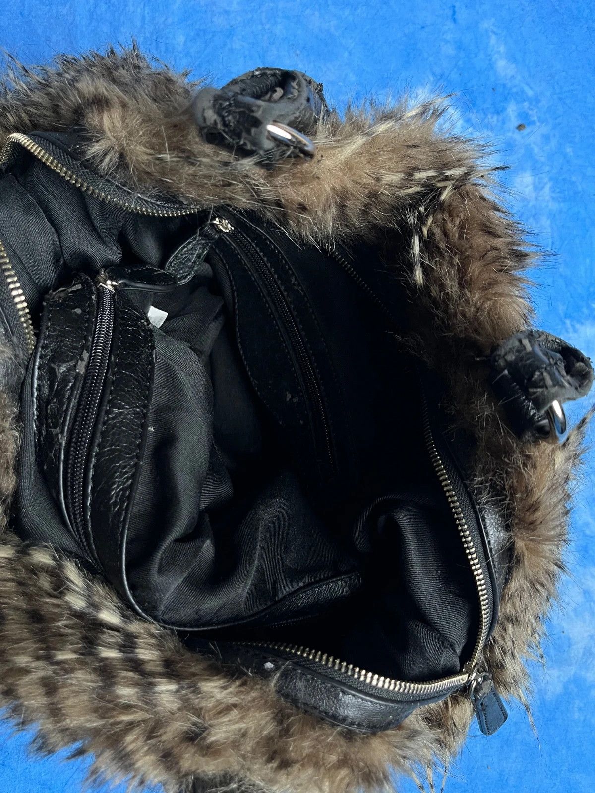Vintage Vintage 00s Japan Style Faux Fur City Bag Avant Garde y2k Size ONE SIZE - 9 Thumbnail