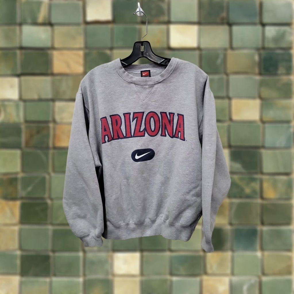 Nike VINTAGE Nike Arizona CENTER SWOOSH Sweatshirt Pullover Mens M Gray Crew Neck Long Sleeve Cotton Polyester Blend Logo Regular Size 25x25 Mw3/10 Size US M / EU 48-50 / 2 - 1 Thumbnail