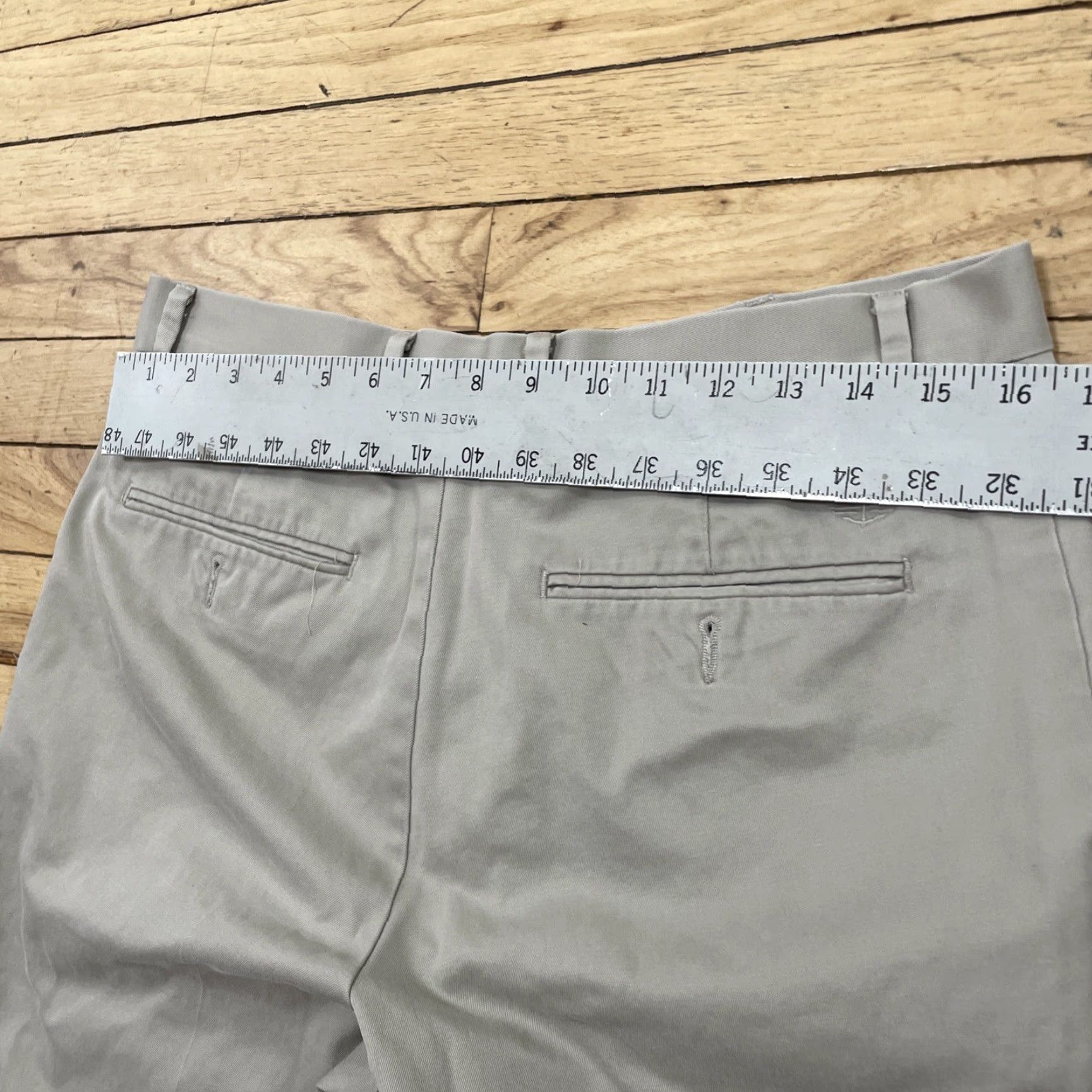 Dockers VINTAGE DOCKERS Pants Men Regular Straight Khaki Beige Chino Workwear 32x31 32in/Stretch Comfort Pockets Logo Button Zipper Calculated? Size US 32 / EU 48 - 7 Thumbnail