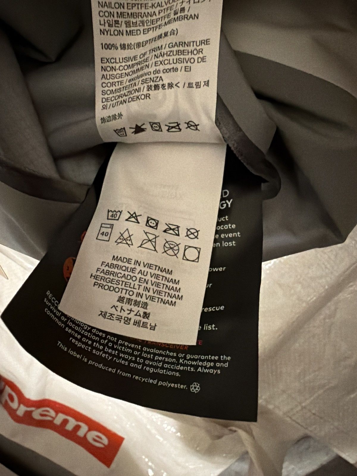 Arc'teryx Arc’teryx Beta AR Jacket Goretex Pro Solitude Void Size US L / EU 52-54 / 3 - 13 Thumbnail