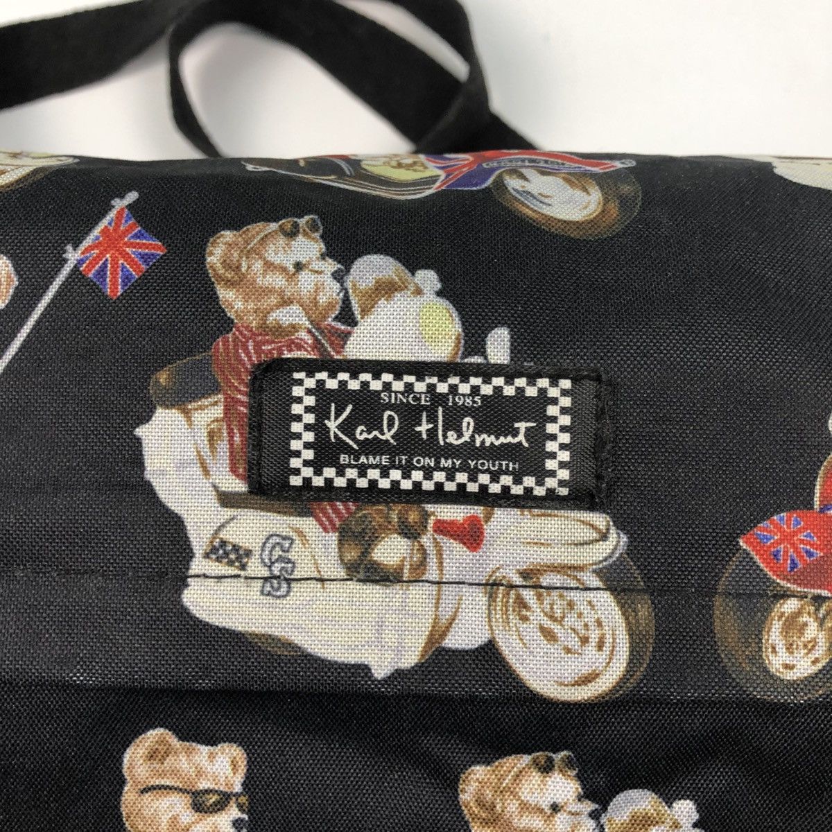 Karl Helmut KARL HELMUT BEAR PRINTED MESSENGER CROSSBODY BAG Size ONE SIZE - 6 Thumbnail