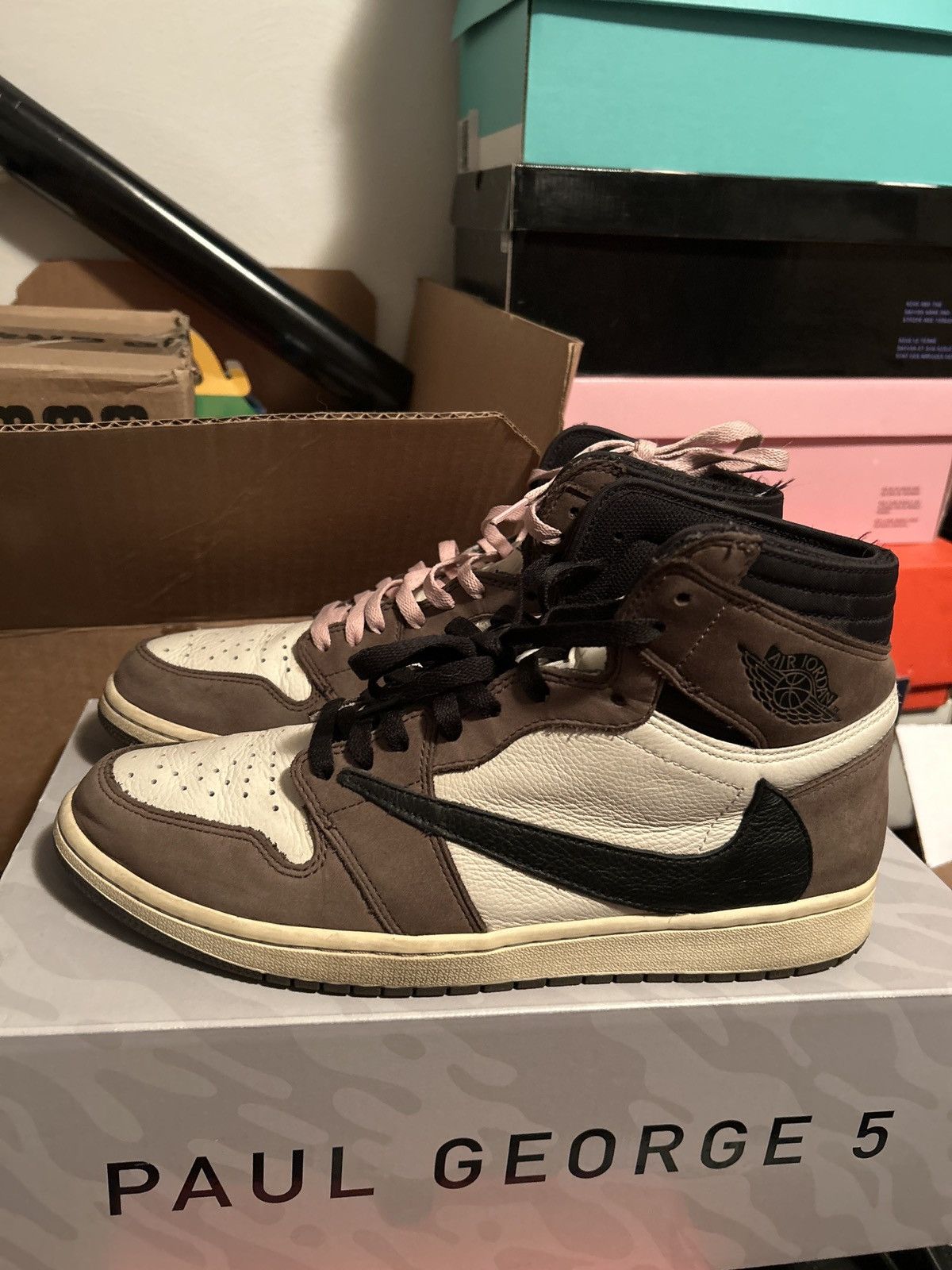 Jordan Brand Travis Scott Jordan 1 High “Mocha” Size US 12 / EU 45 - 4 Thumbnail