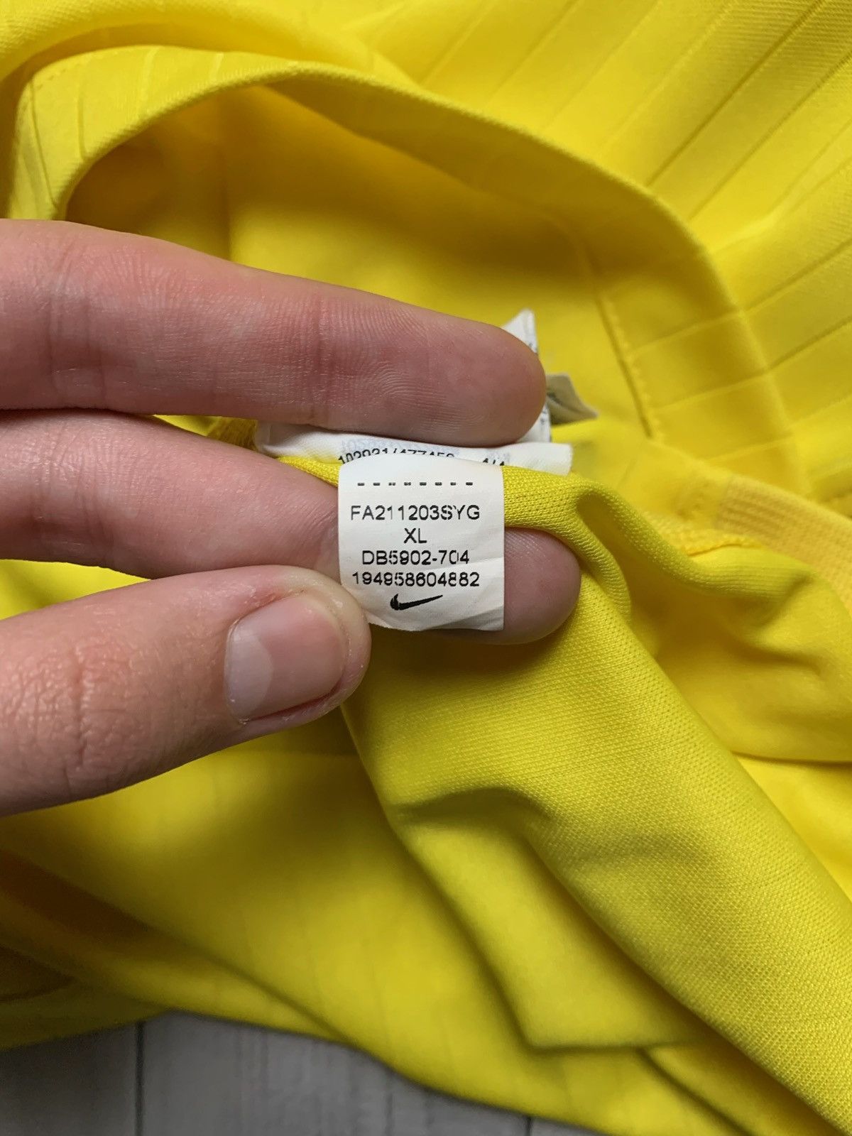 Nike × Vintage Nike Liverpool soccer jersey yellow size XL rare Size US XL / EU 56 / 4 - 5 Thumbnail