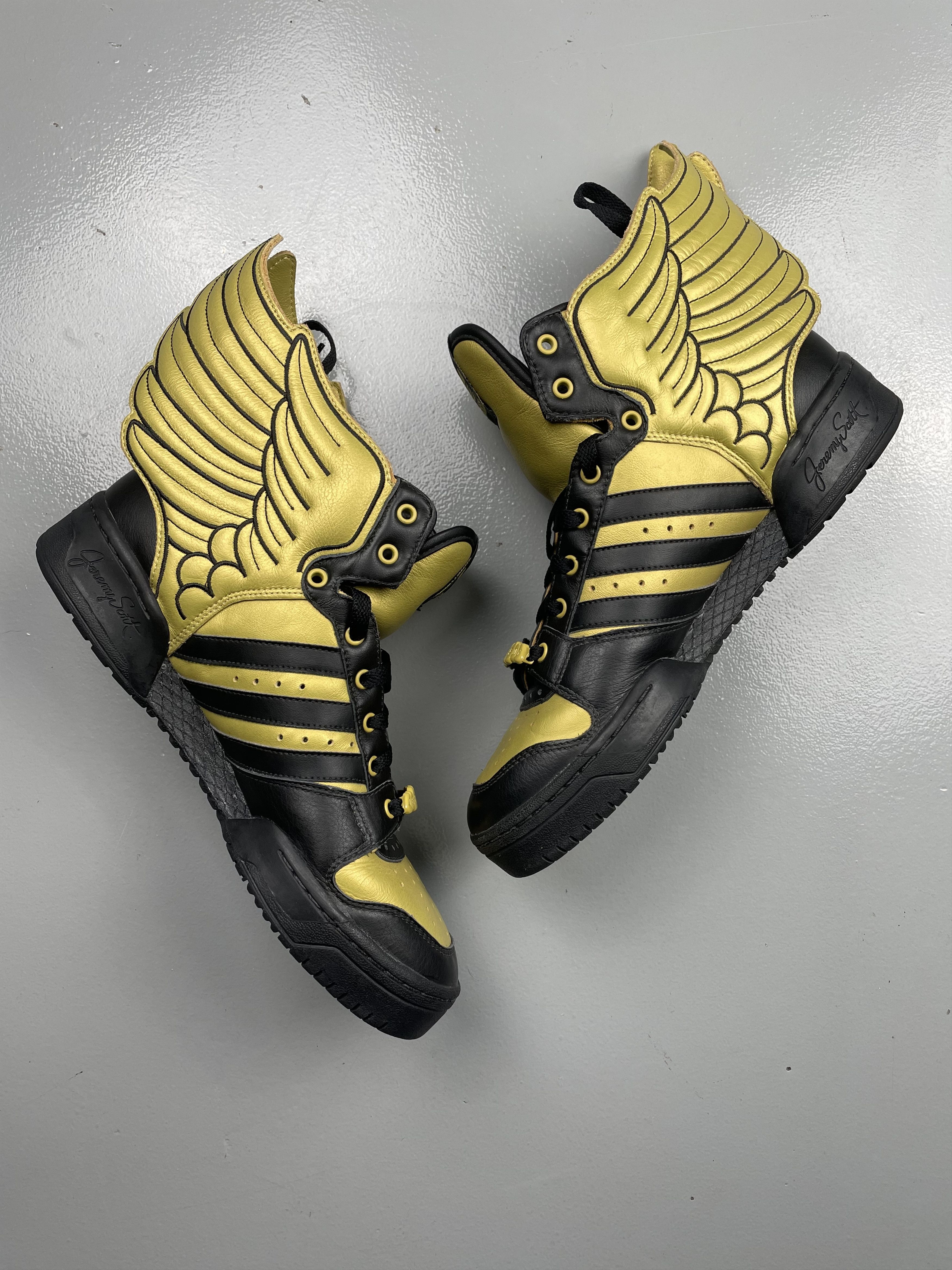 Adidas × Jeremy Scott adidas X Jeremy Scott 2011 JS Wings 2.0 Black/Metallic Gold Size US 9.5 / EU 42-43 - 3 Thumbnail