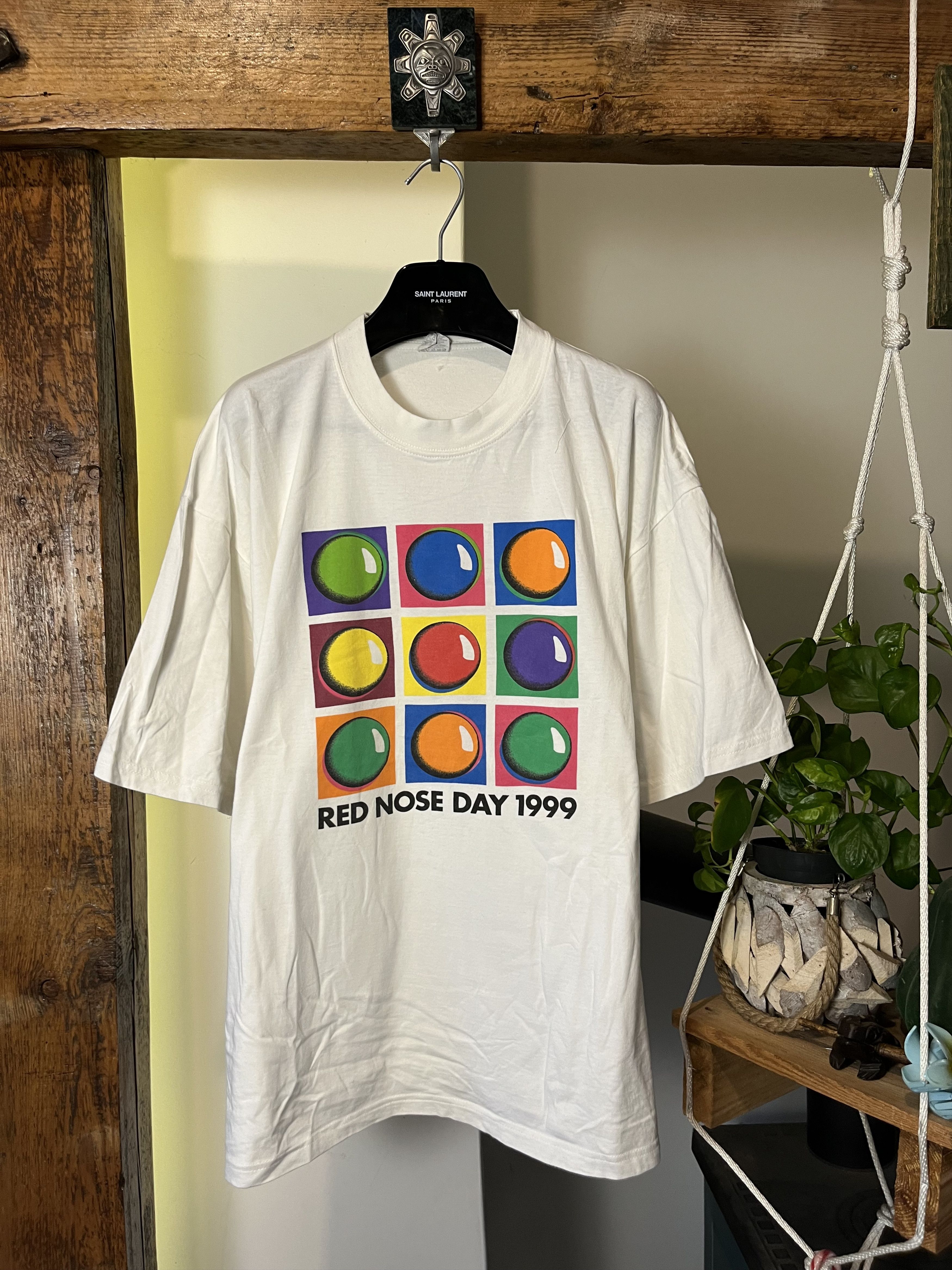 Vintage Vintage 1999 Red Nose Day T Shirt Size US XL / EU 56 / 4 - 1 Thumbnail