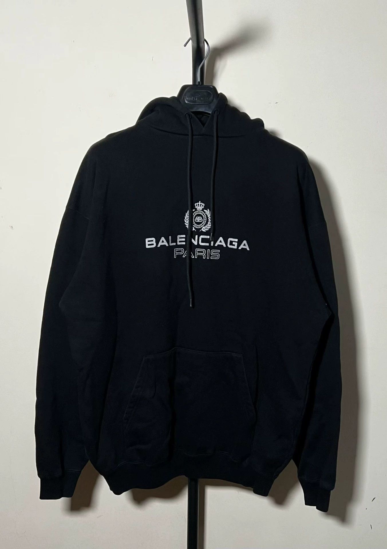 Balenciaga Balenciaga Black Crown Glitter Wheat Logo Hoodie OS S Size US S / EU 44-46 / 1 - 1 Thumbnail