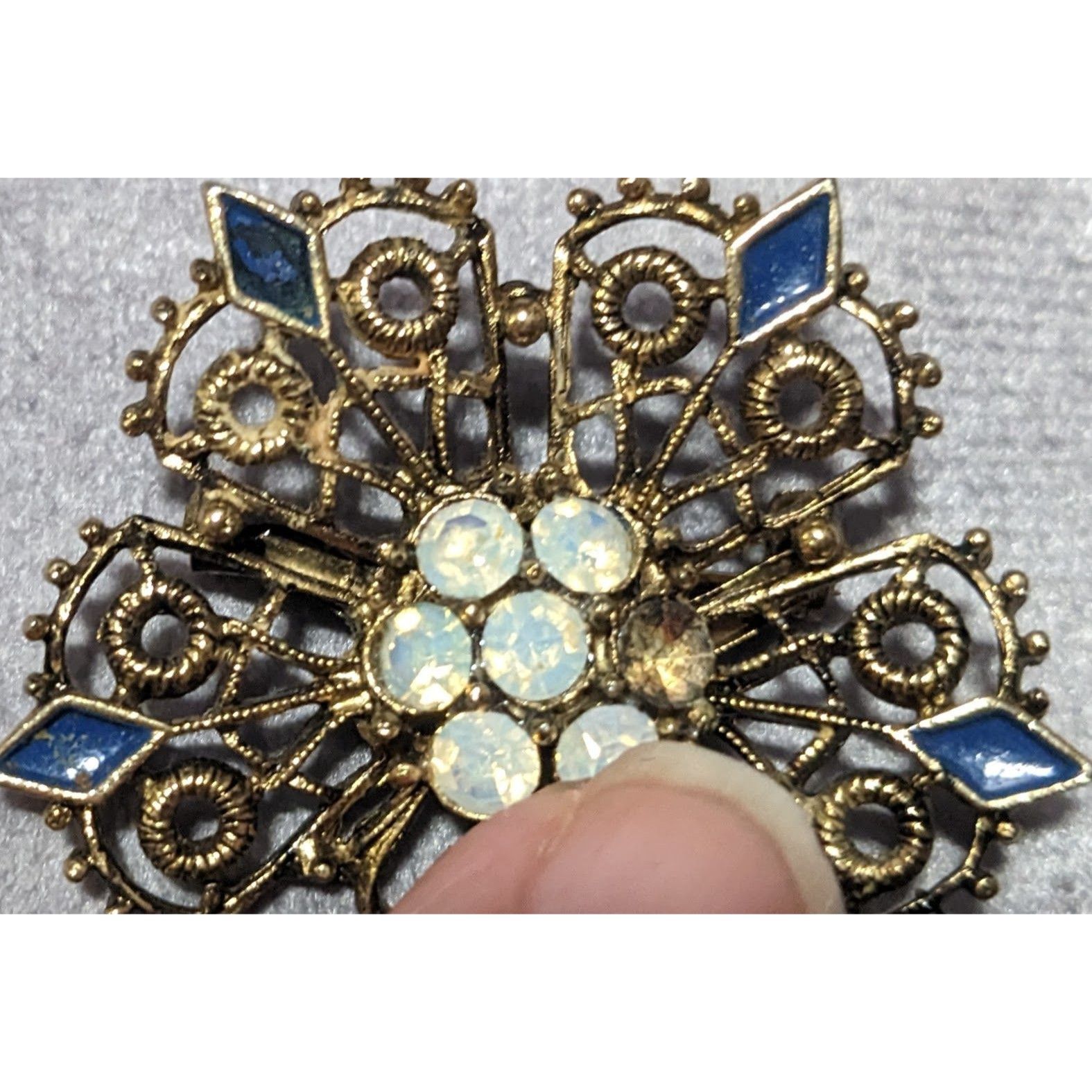 Other Vintage Gold Tone Floral Rhinestone Enamel Brooch Size ONE SIZE - 7 Thumbnail