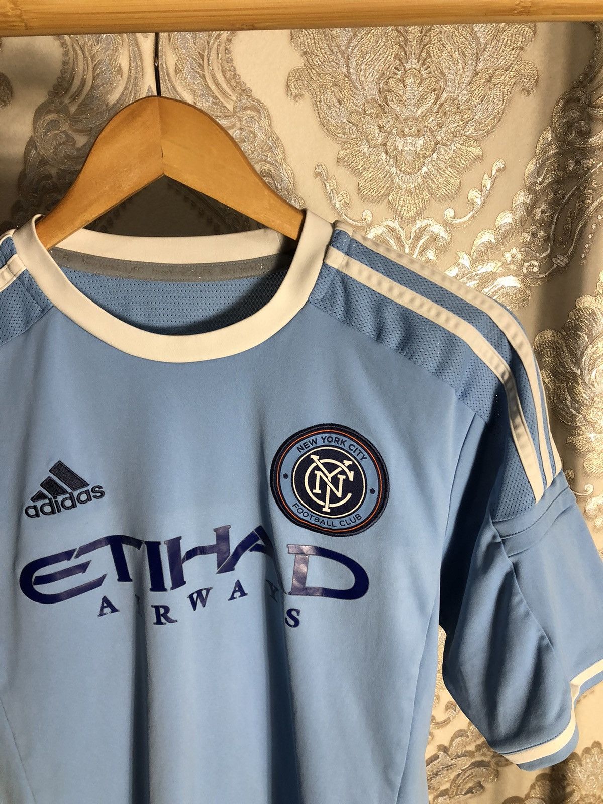 Adidas VINTAGE ADIDAS NEW YORK CITY MLS SOCCER JERSEY RETRO Y2K 90s Size US M / EU 48-50 / 2 - 2 Thumbnail