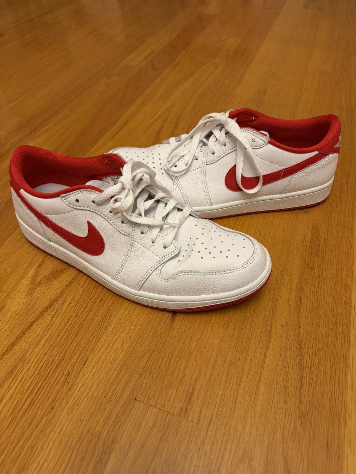 Nike Jordan 1 Retro Low OG University Red Size US 12 / EU 45 - 1 Thumbnail