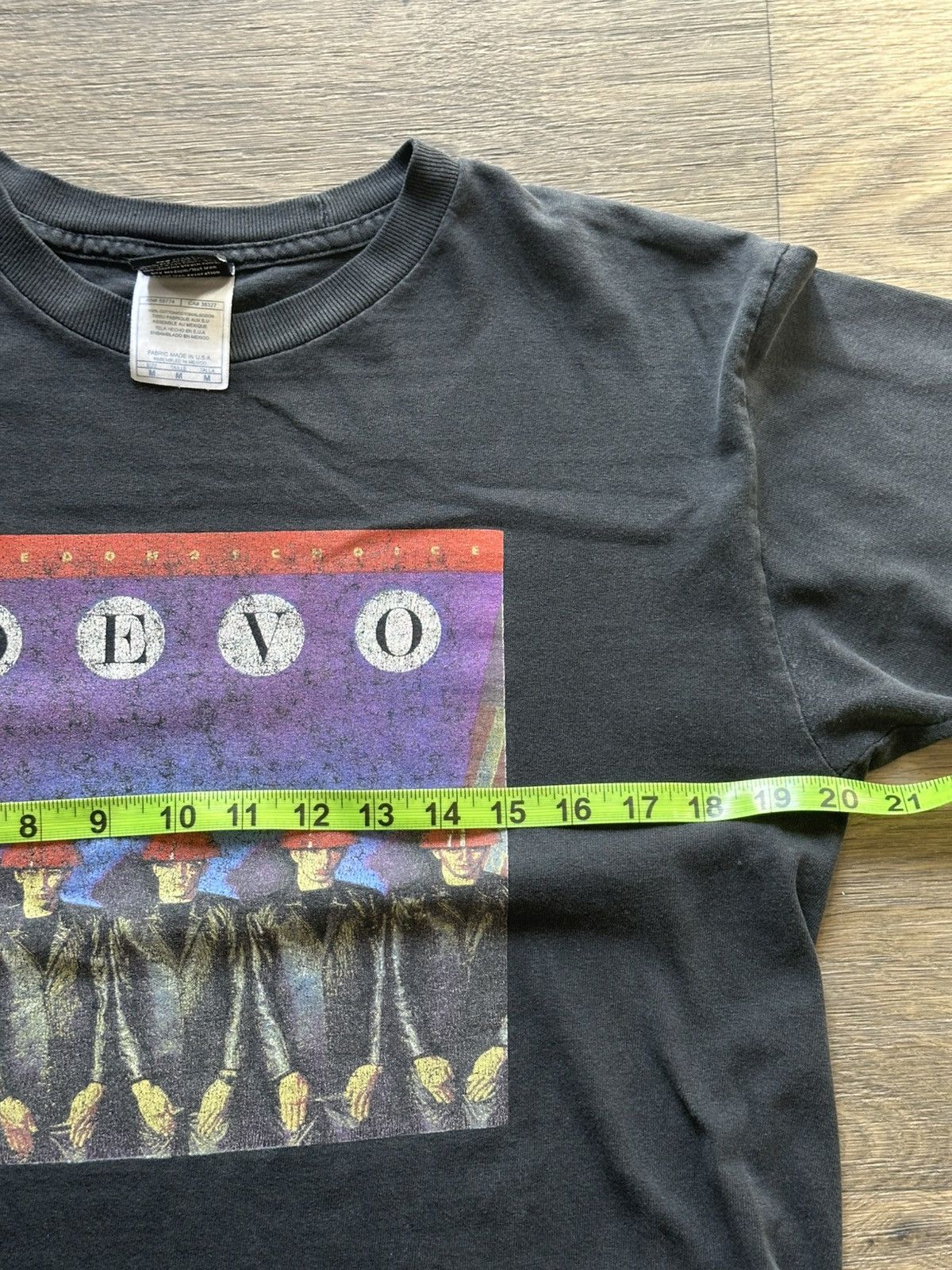 Vintage Vintage Black 90s Devo band tee Size US M / EU 48-50 / 2 - 4 Thumbnail