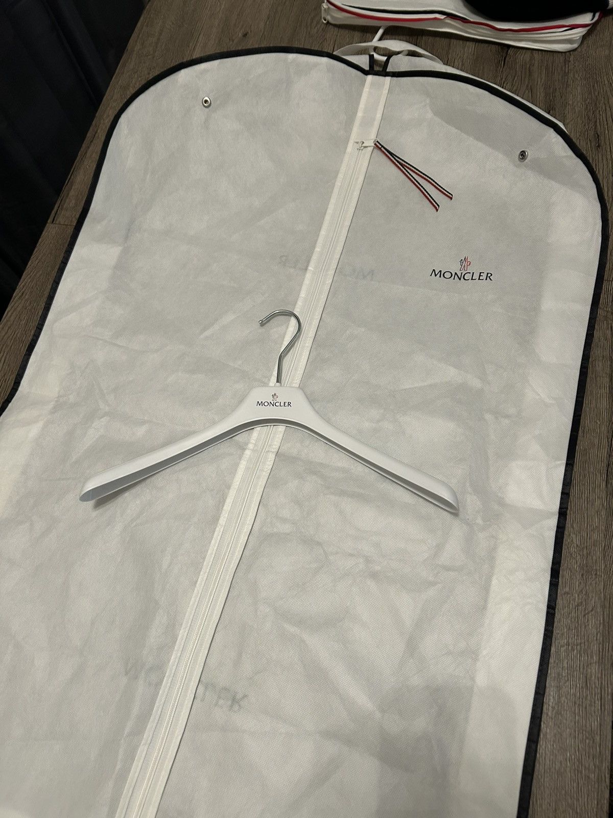 Moncler Moncler coat size 14a/small/ size 1 Size US S / EU 44-46 / 1 - 12 Thumbnail