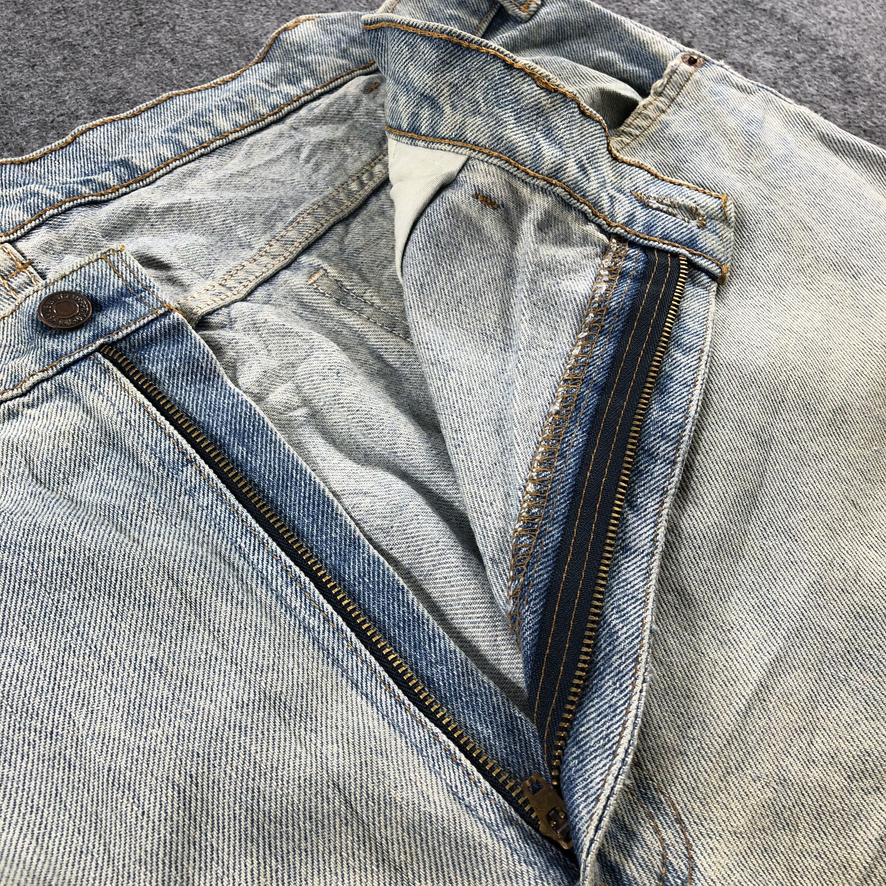 Levi's 90s Vintage Light Wash Levis Jeans-J2643 Size US 43 - 10 Thumbnail
