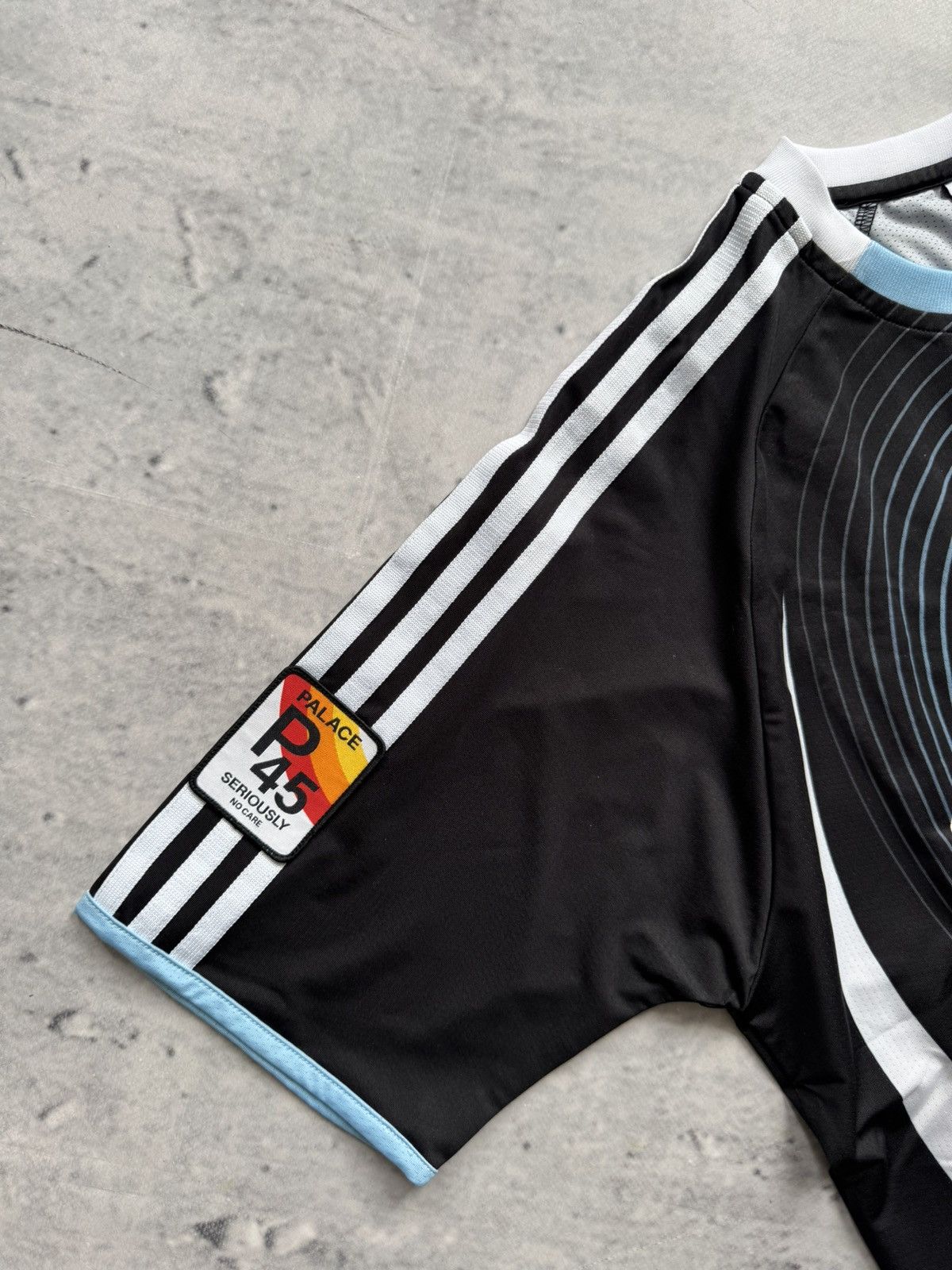 Adidas × Palace Adidas Palace GL7171 jersey tee big logo Size US M / EU 48-50 / 2 - 3 Thumbnail