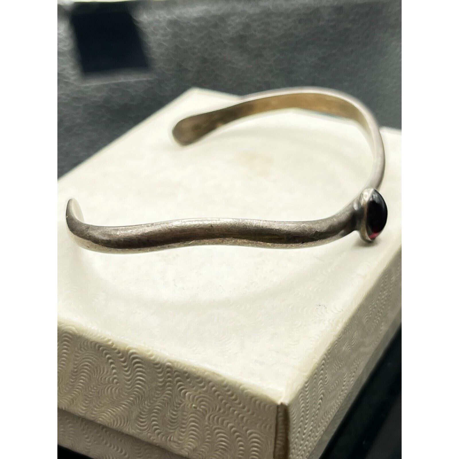 Other Navajo Bracelet with garnet stone Size ONE SIZE - 3 Thumbnail