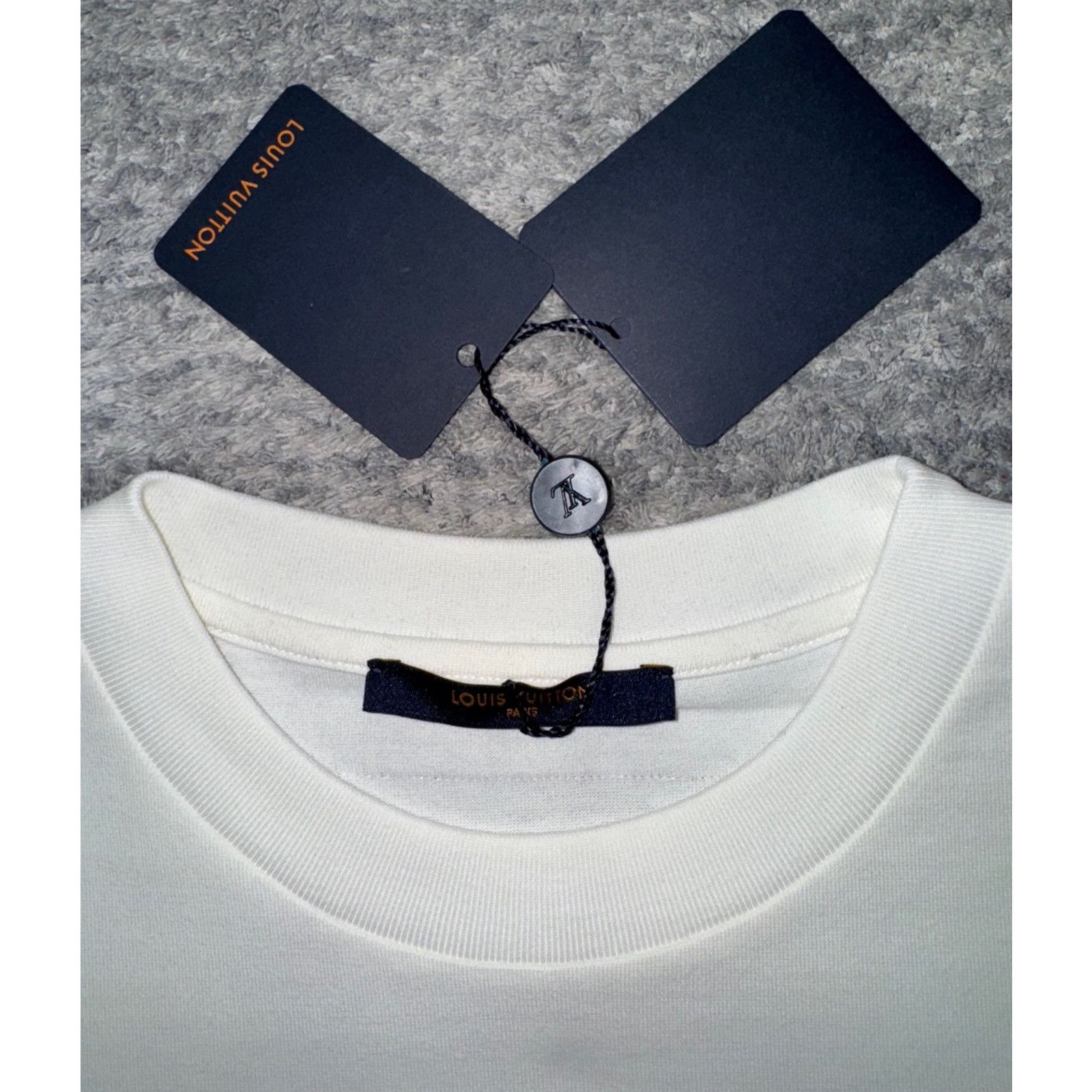 Louis Vuitton Louis Vuitton Stitch Embroidery Logo Short Sleeve T-Shirt M Size US M / EU 48-50 / 2 - 8 Thumbnail
