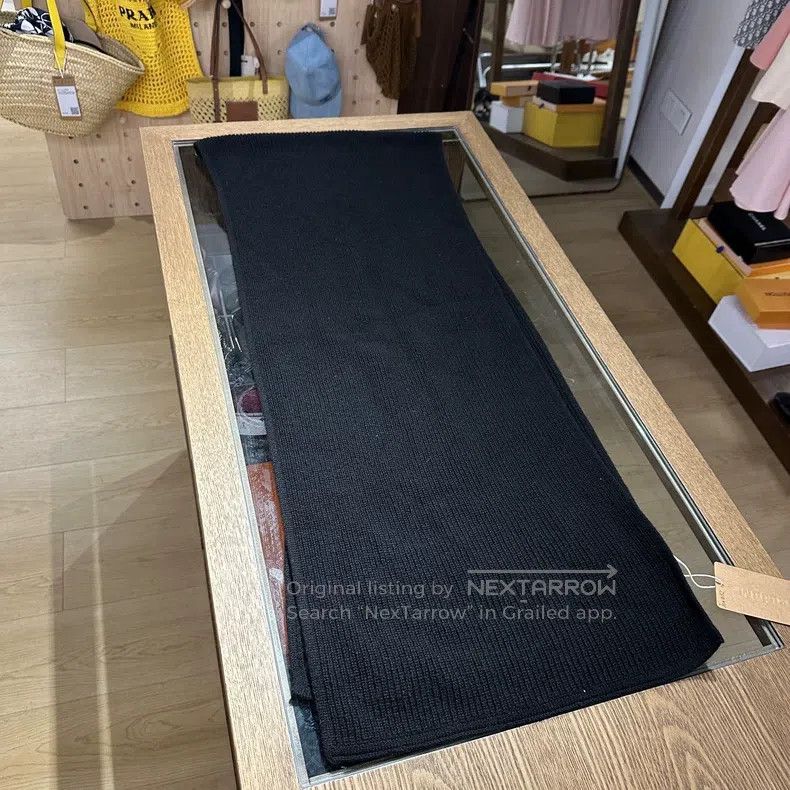 Chanel Chanel Sloan letter cashmere scarf Size ONE SIZE - 2 Thumbnail
