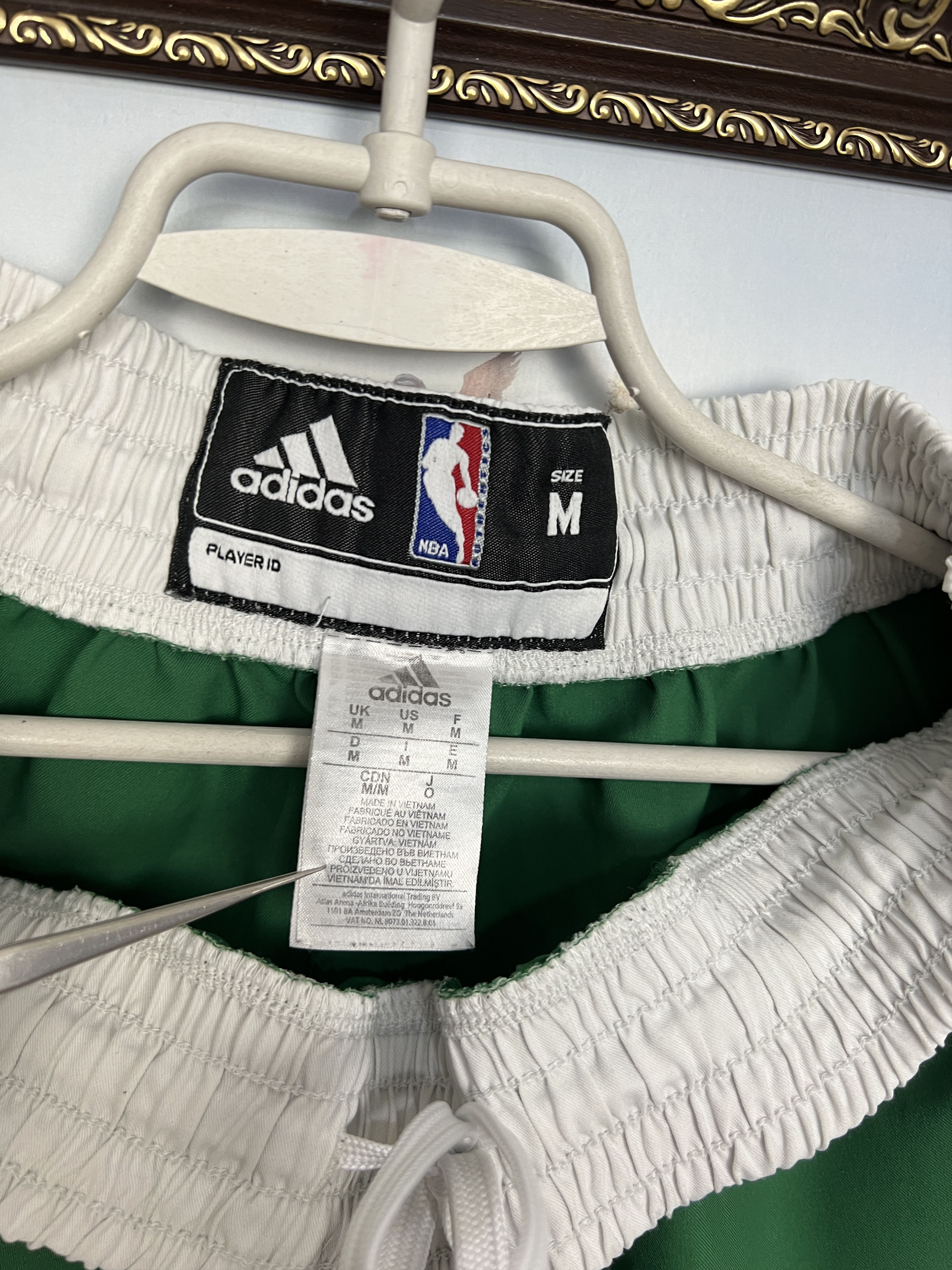 Adidas Vintage Adidas Boston Celtics NBA Athletic Shorts Sport Rare Size US 32 / EU 48 - 7 Thumbnail