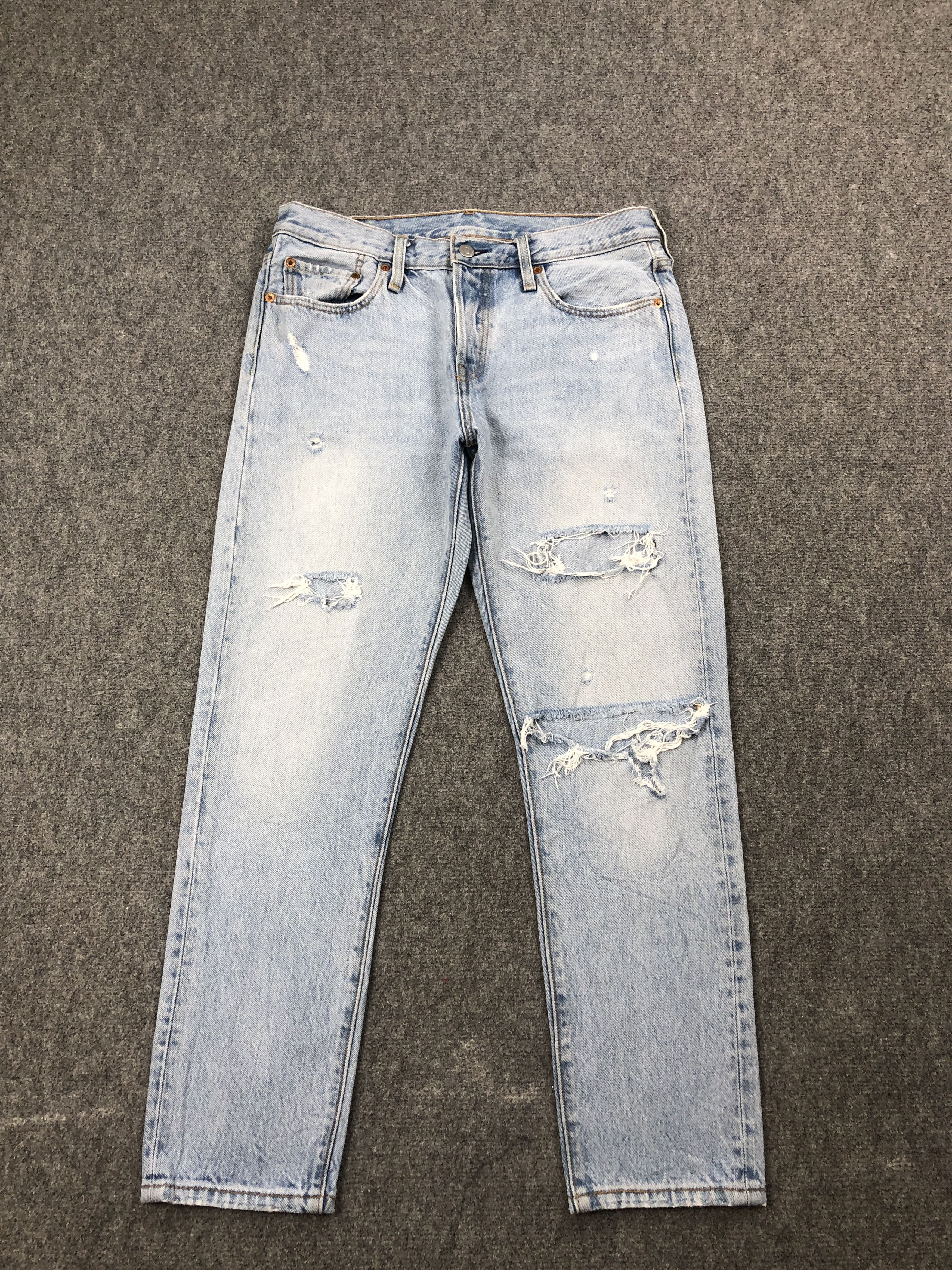 Vintage Distressed Levis 501 T Light Wash Jeans DP2465