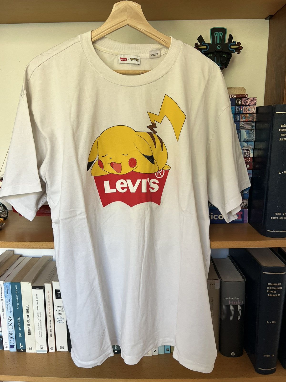 Levi's × Pokemon Levi's x Pokemon Pikachu Shirt Size US L / EU 52-54 / 3 - 1 Thumbnail