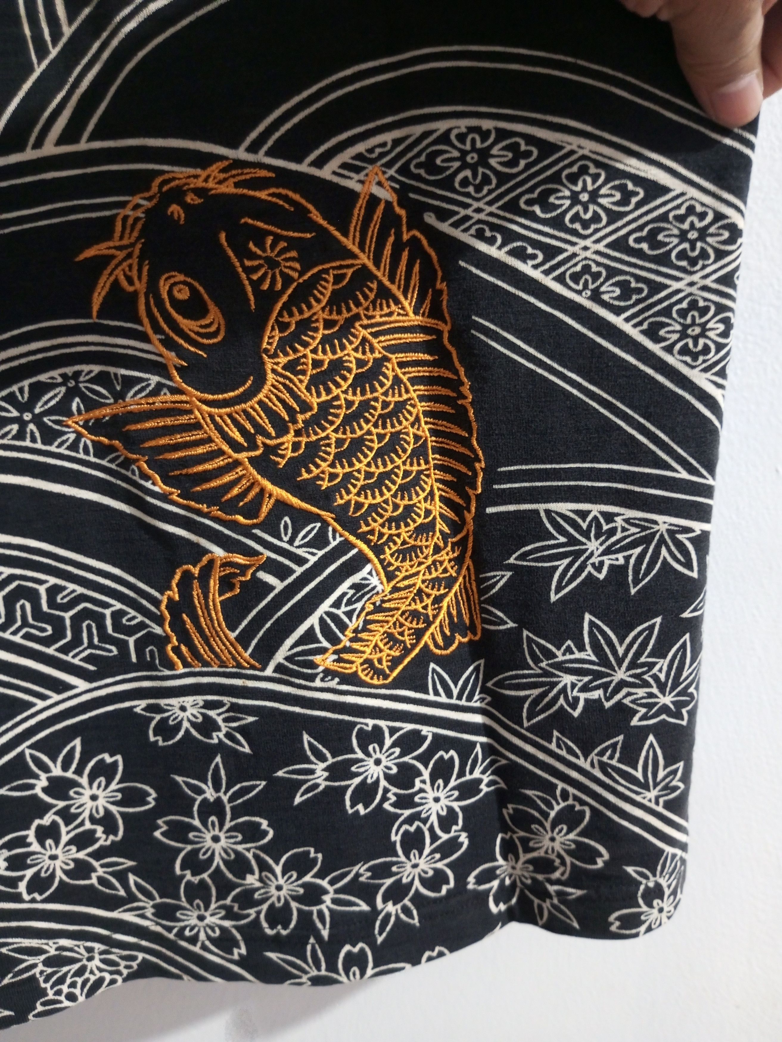 Karakuri Tamashii Vintage sukajan Embroidery koi sun fadded tee Size US L / EU 52-54 / 3 - 6 Thumbnail