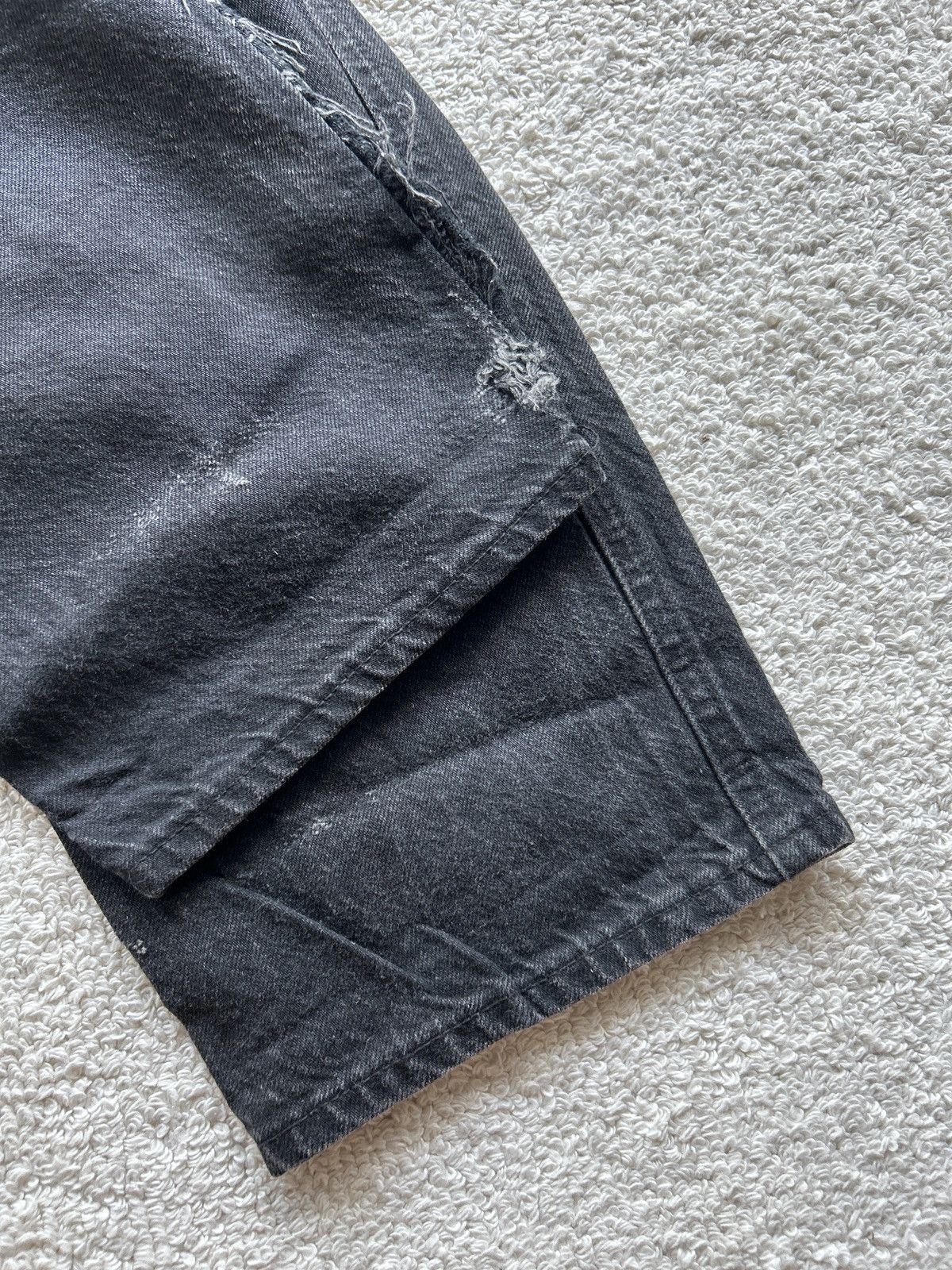 Undercover × Uniqlo UnderCover x uniqlo distressed denim ☠️ Size US 28 / EU 44 - 20 Thumbnail