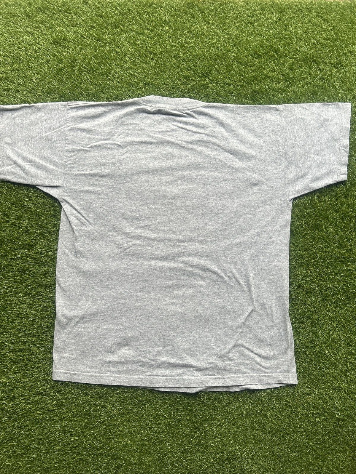 Vintage Vintage 90’s University of Wisconsin T-Shirt Size US XL / EU 56 / 4 - 4 Thumbnail
