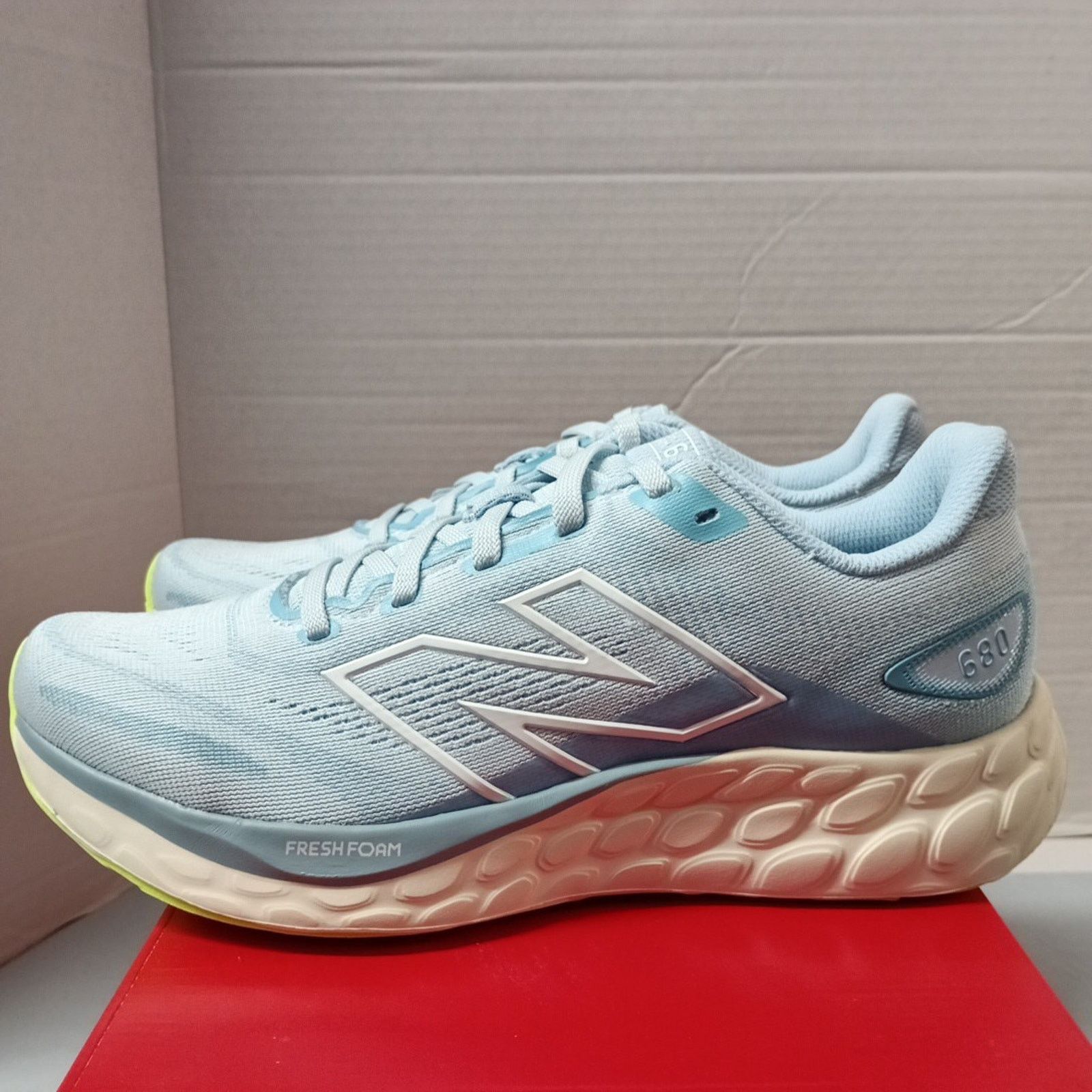 New Balance New Balance Fresh Foam 680 v8 Women's Size 9.5 Blue Shoes Size US 9.5 / IT 39.5 - 3 Thumbnail