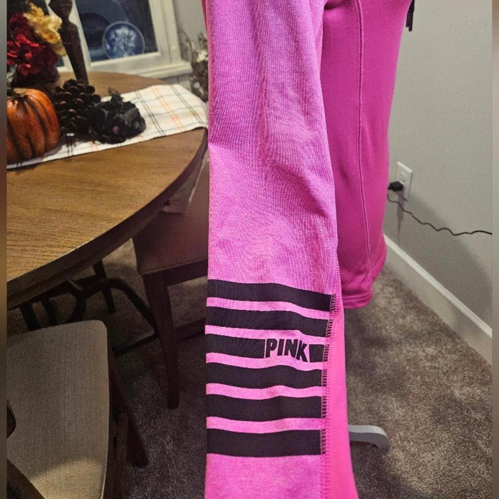 Designer VS Pink Ultimate Runners Hoodie with Back Pocket #319 Size S / US 4 / IT 40 - 5 Thumbnail