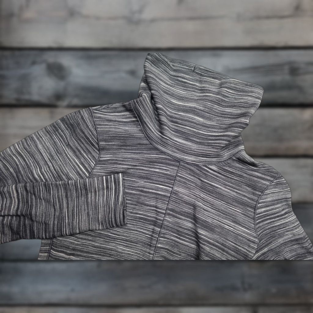 Lululemon Lululemon Womens 4 Gray Space Dye Funnel Neck Twist Hem Yoga Sweatshirt Pullover Dolman Sleeve Lightweight Slim Regular Knit Size S / US 4 / IT 40 - 1 Thumbnail