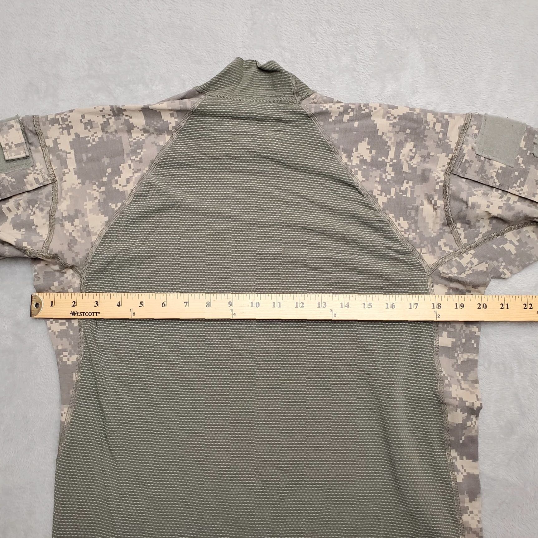 Vintage Massif Army Combat Shirt Shirt Mens S Green Camo Long Sleeve Breathable Camouflage Shirt Mens Small Green Camo Massif Mountain Gear Company Size US S / EU 44-46 / 1 - 7 Thumbnail