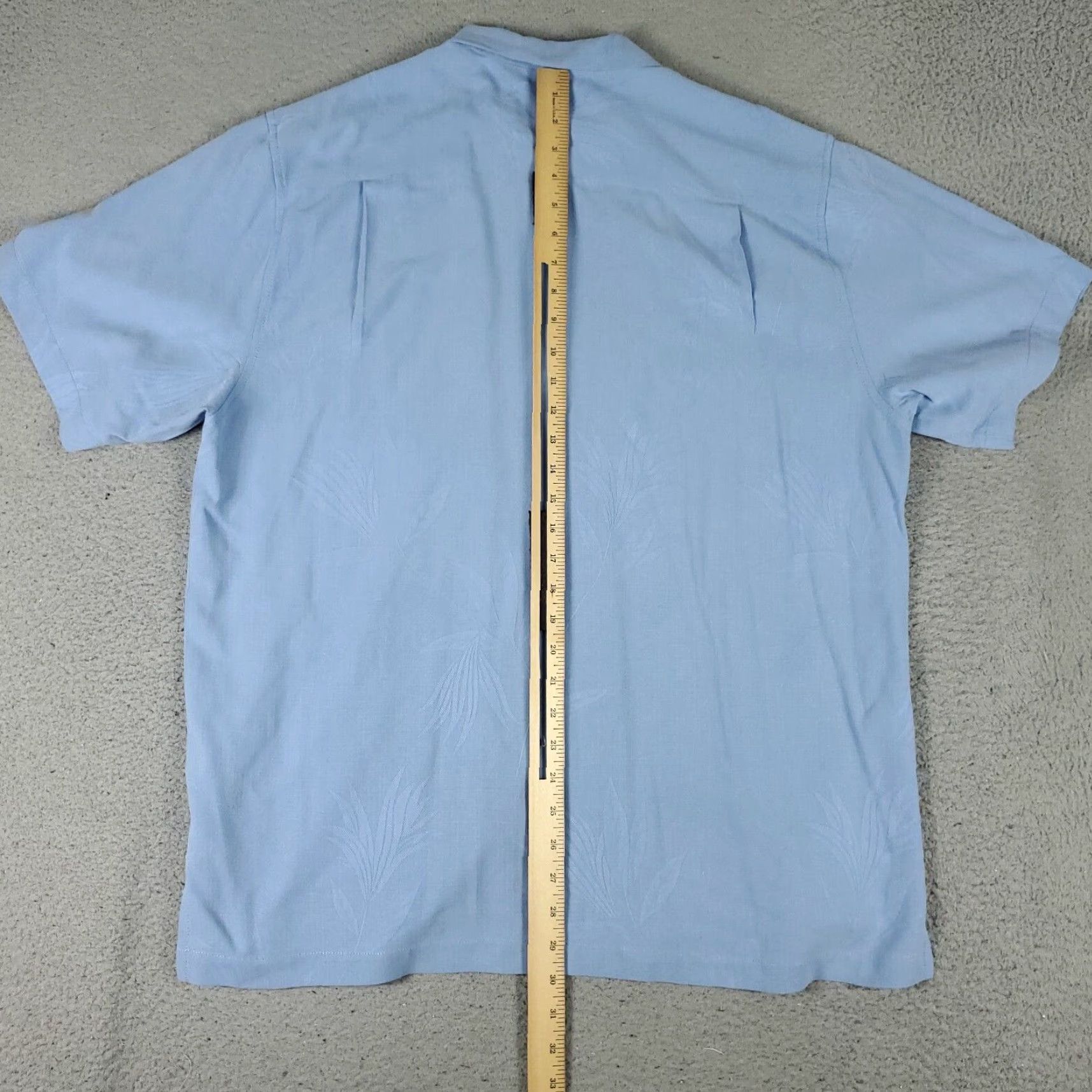 Tommy Bahama Tommy Bahama Shirt Mens Large Blue Tropical Hawaiian Button-Up Short Sleeve Satin Silk? (Note: Original says Silk; it's a shirt). Size US L / EU 52-54 / 3 - 4 Thumbnail