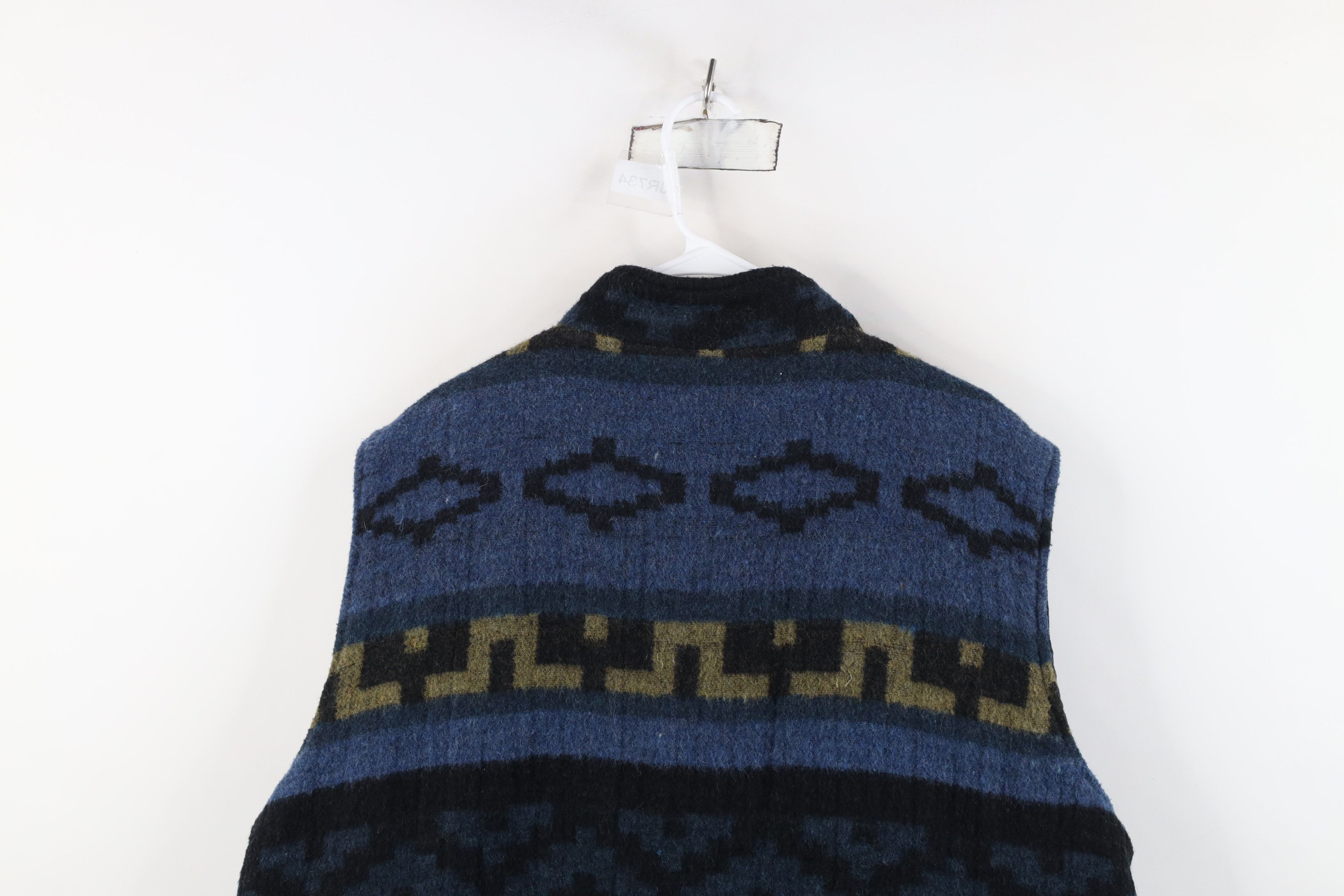 Vintage Vintage 90s Streetwear Reversible Blanket Southwestern Vest Size US XXL / EU 58 / 5 - 9 Thumbnail